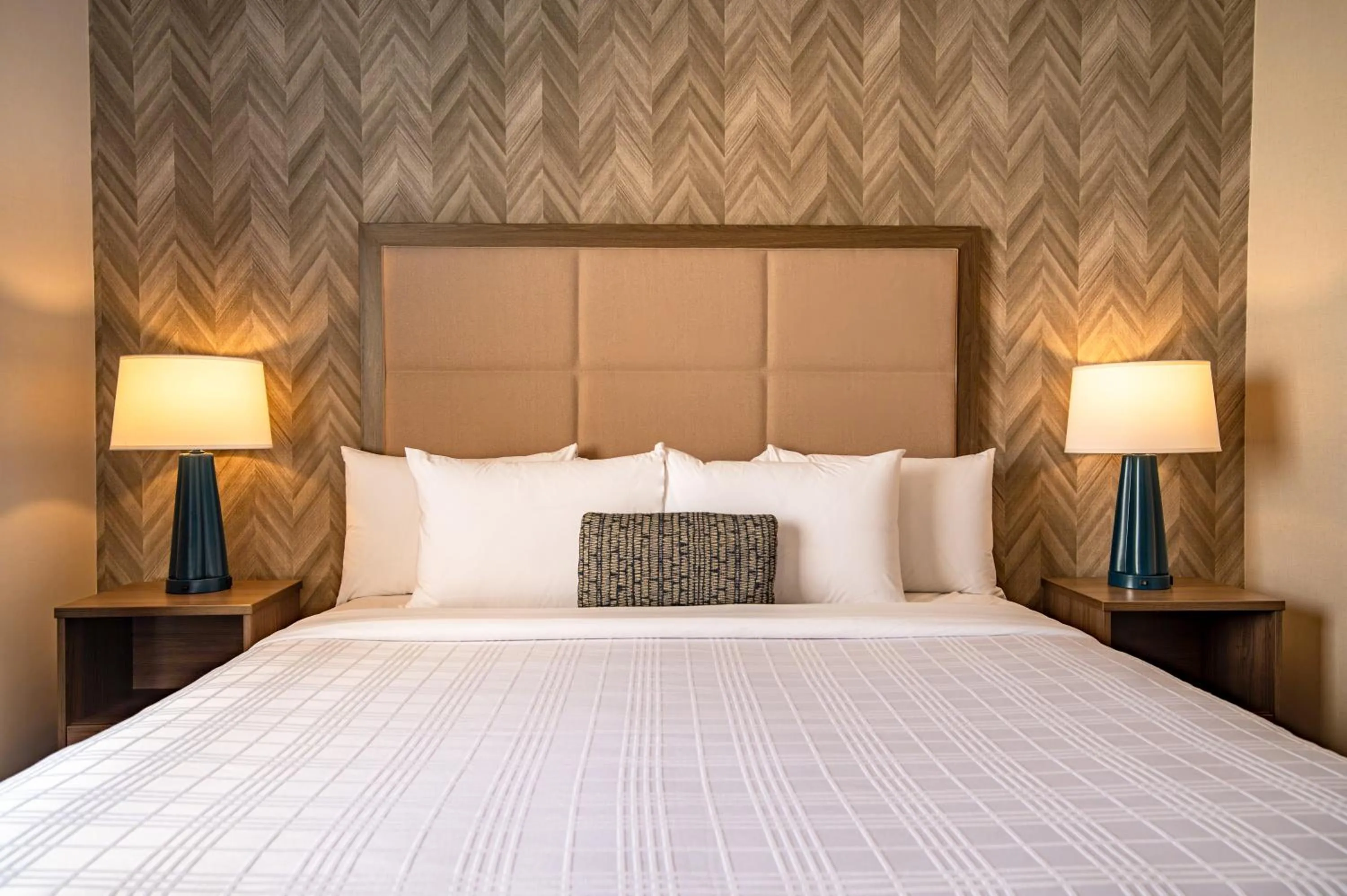 Bed in Canalta Airdrie