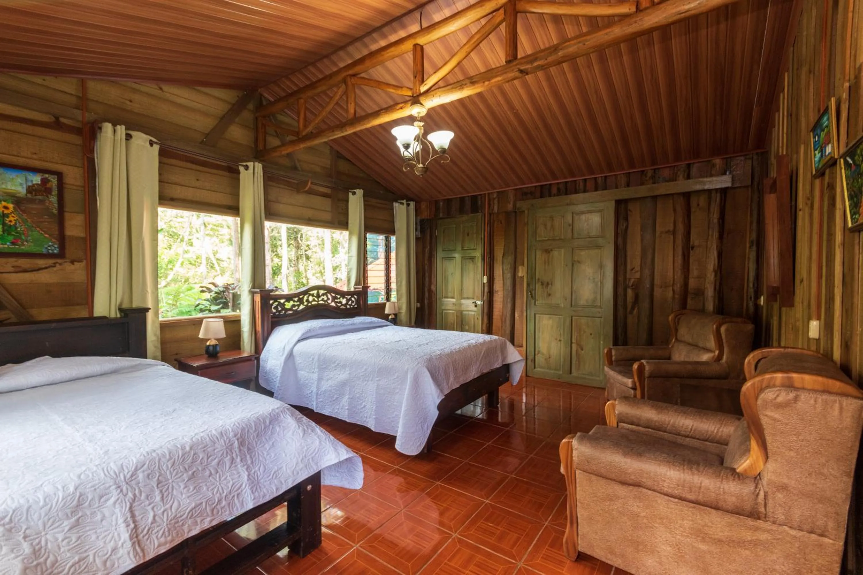 Bed in Vista Turrialba Lodge