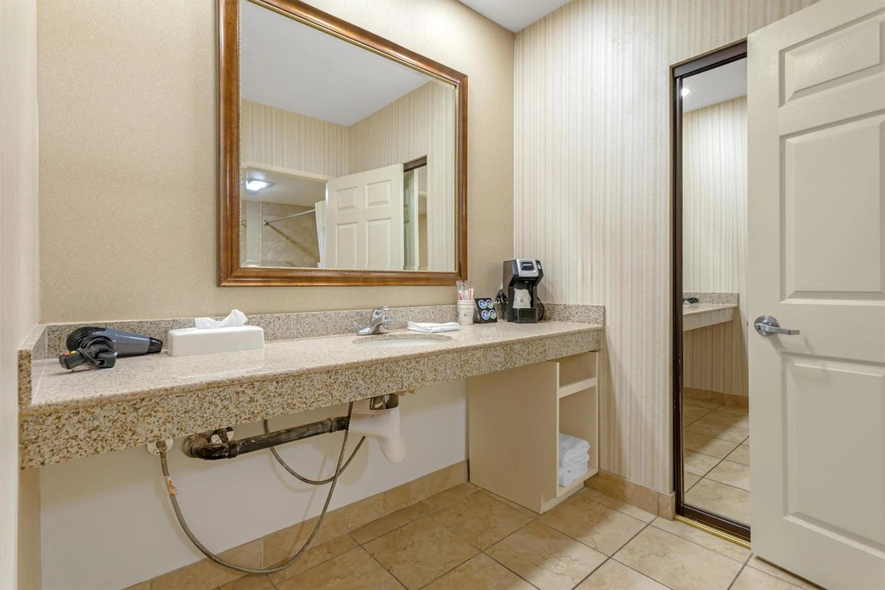 Bathroom in Best Western Plus Big America