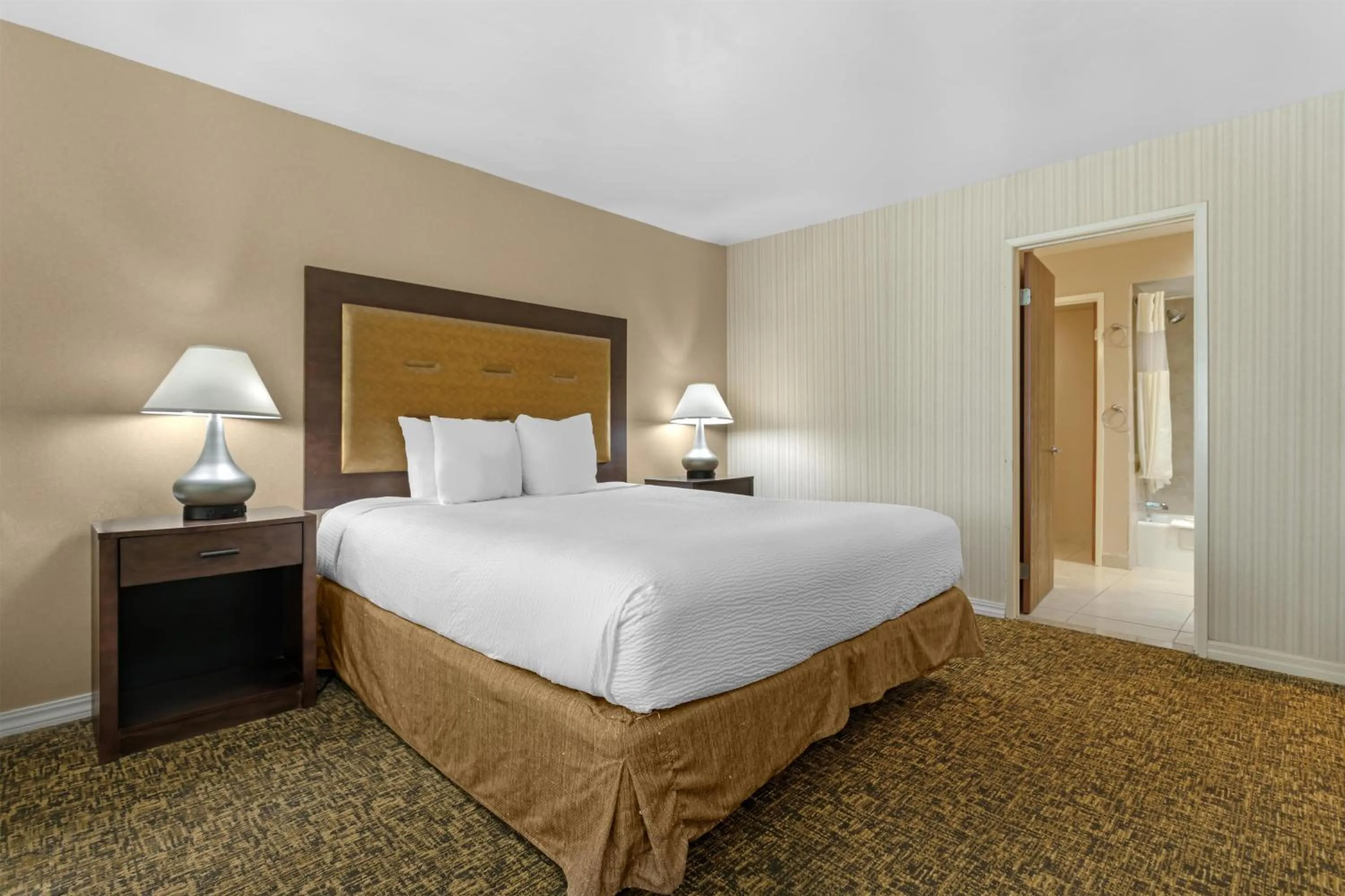 Bedroom, Bed in Best Western Plus Big America