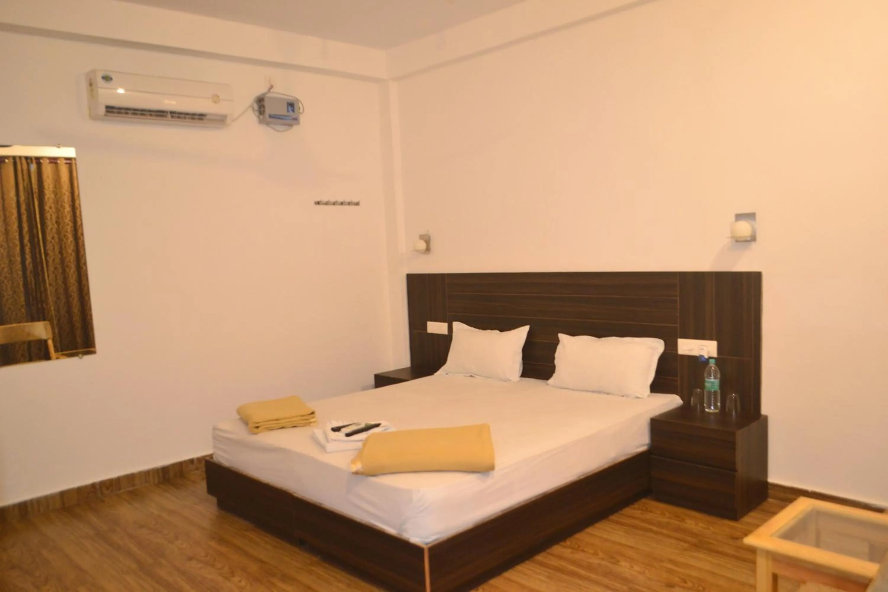 Crossbill Beach Resort