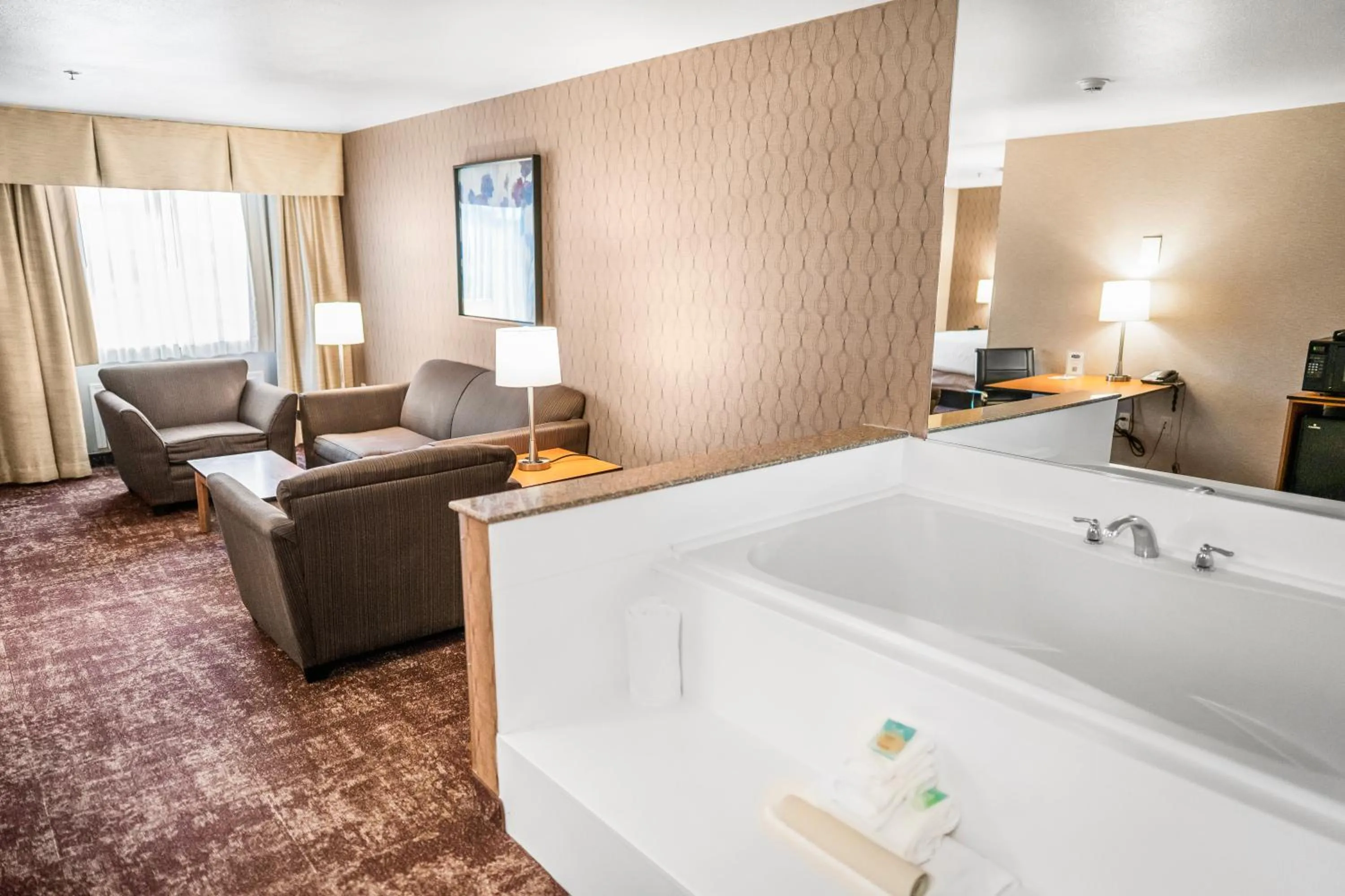 Bath in Crystal Inn Hotel & Suites - West Valley City