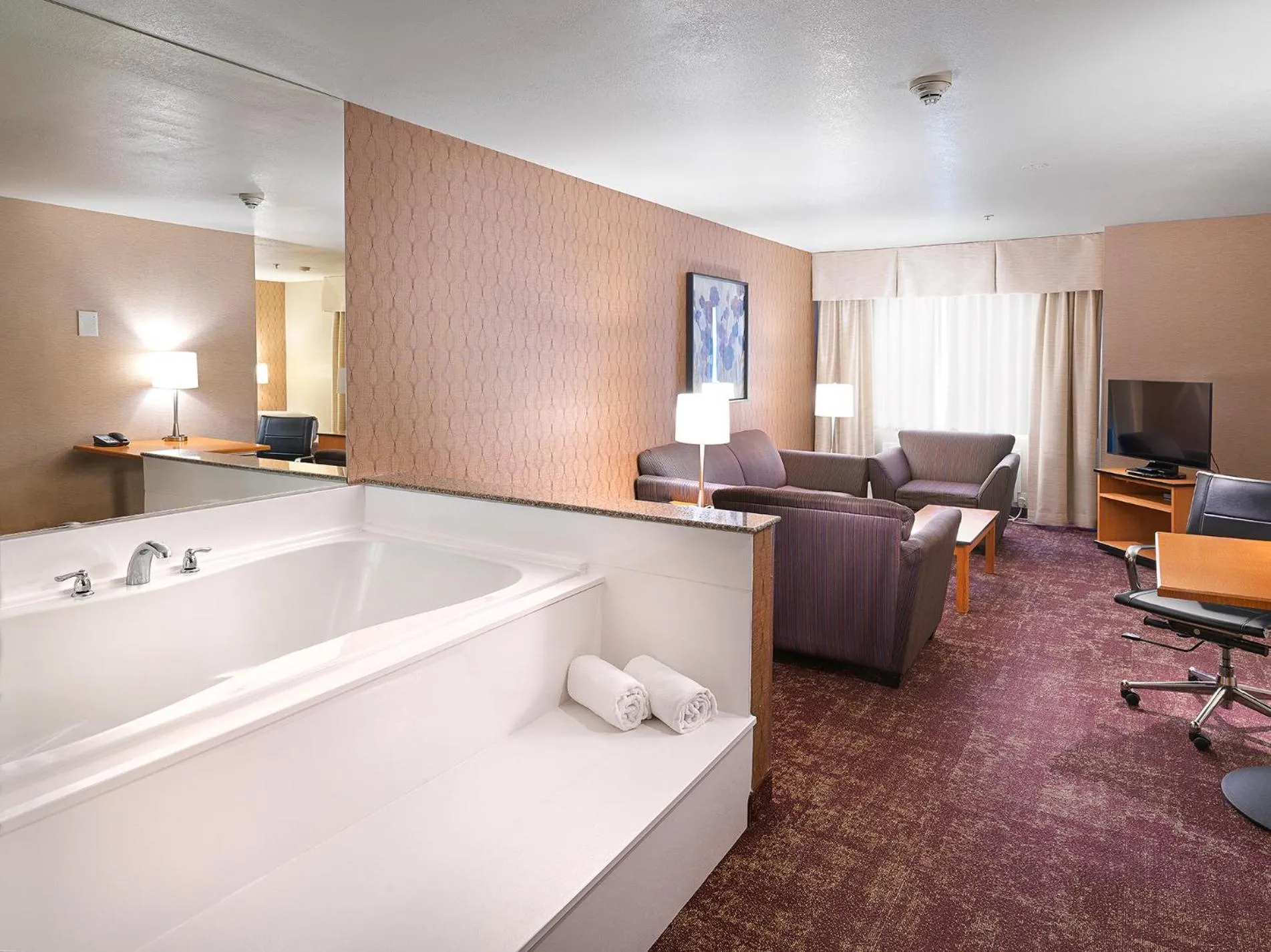 Bath in Crystal Inn Hotel & Suites - West Valley City