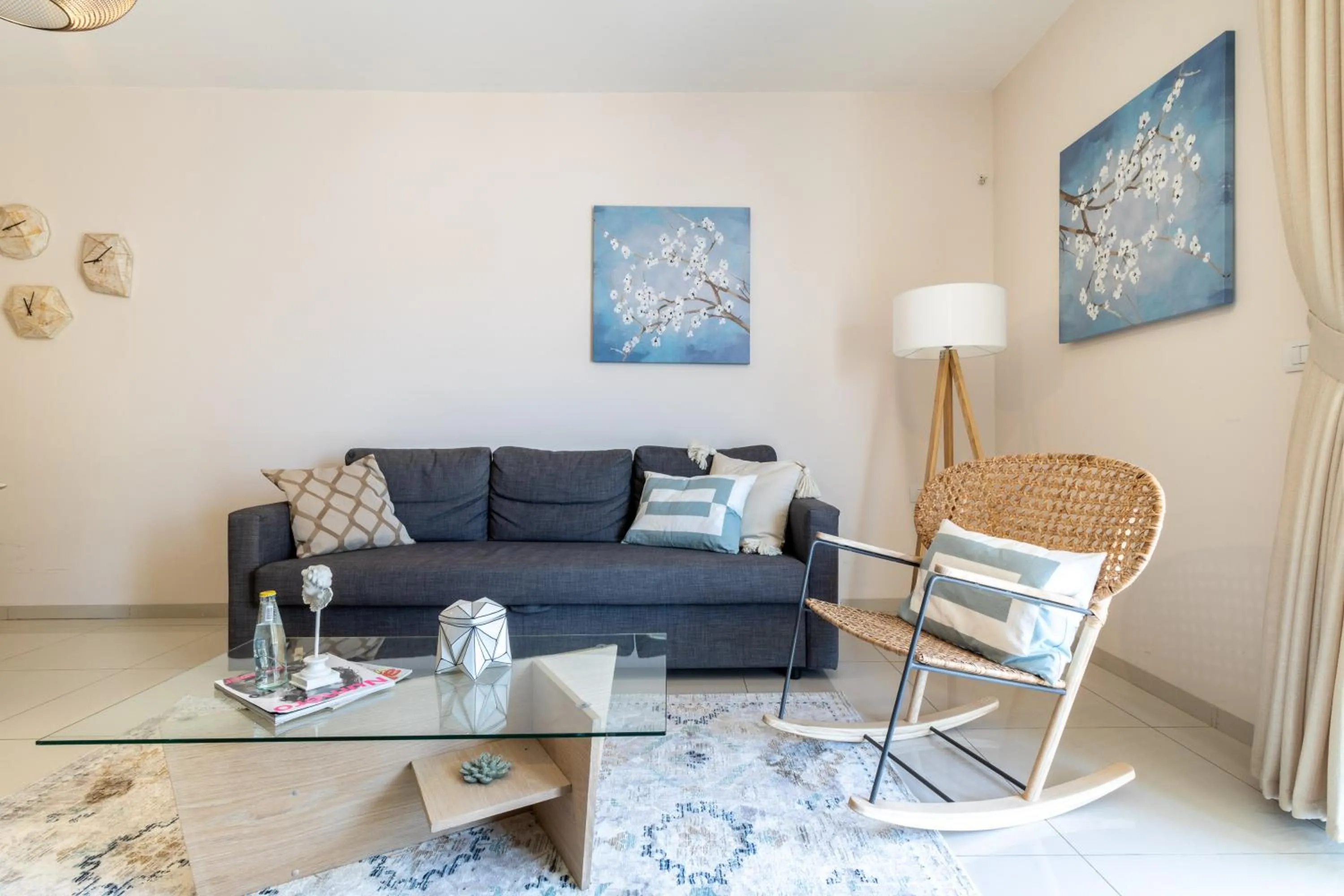 Luxury One-Bedroom Apartment/parking in city center