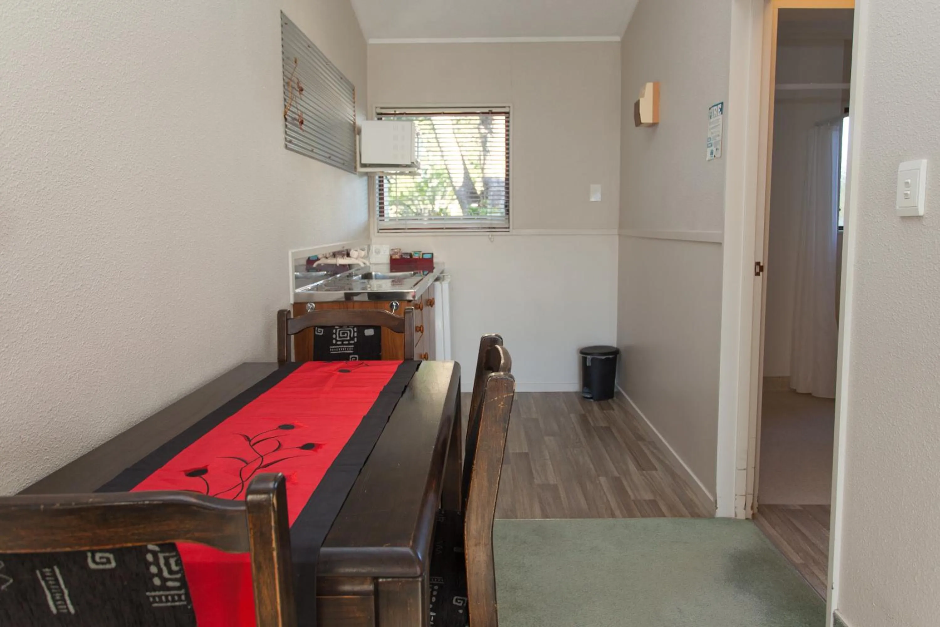 Coffee/tea facilities in Alton Lodge Motel