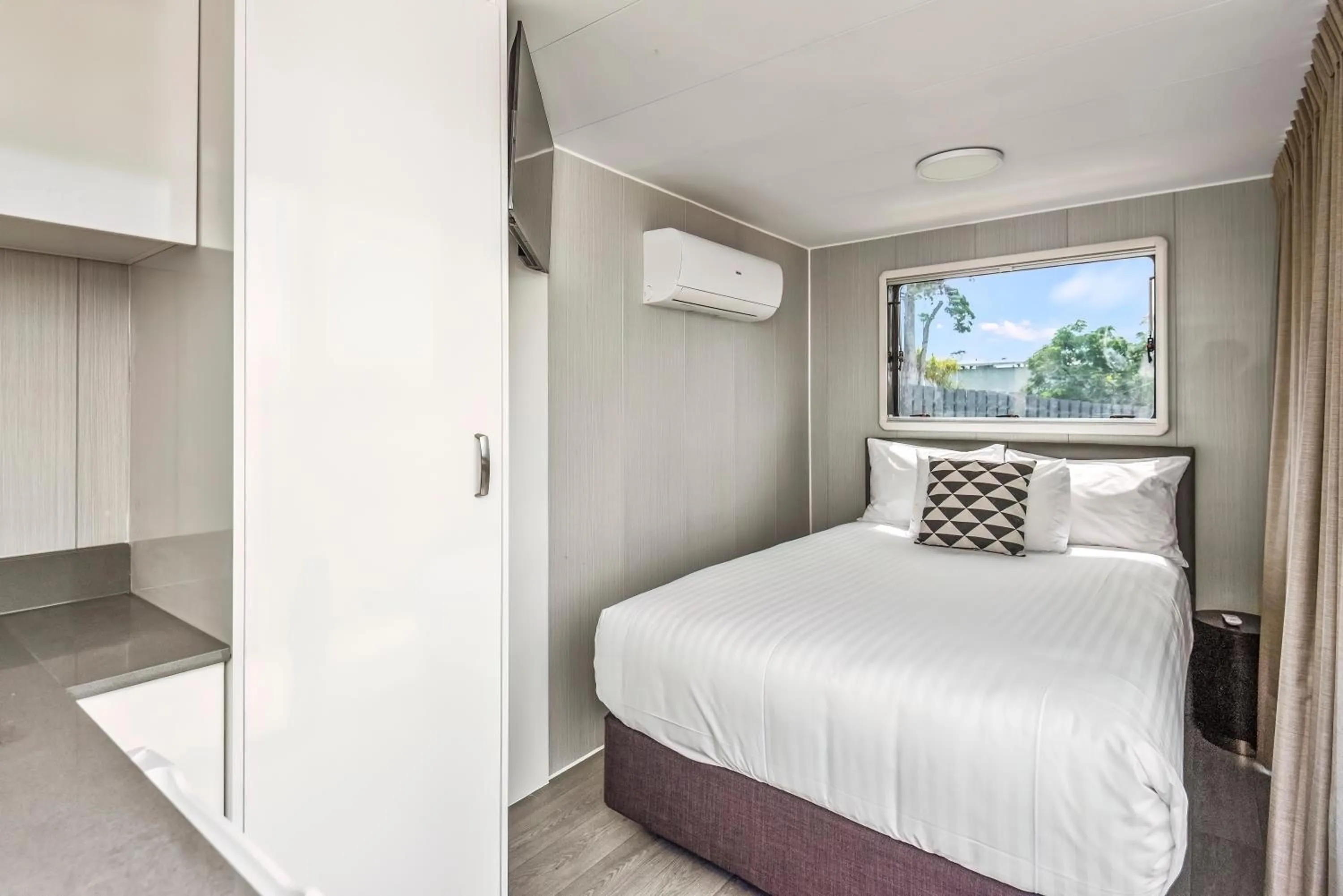 Bed in Poenamo Hotel