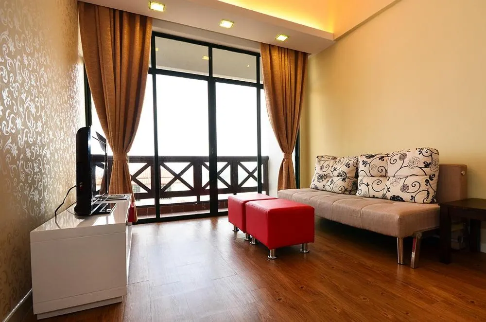 Day in Jetty Suites Apartments