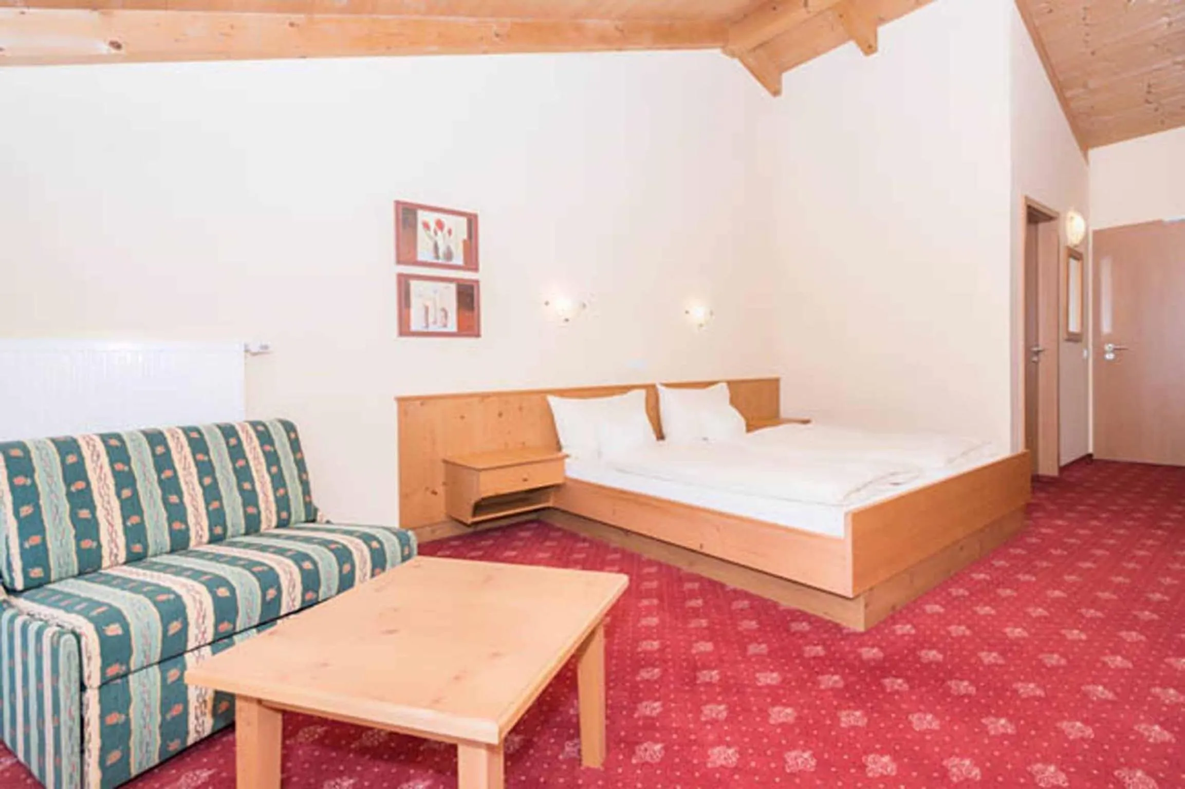 Bedroom, Bed in Zum Kirchenwirt