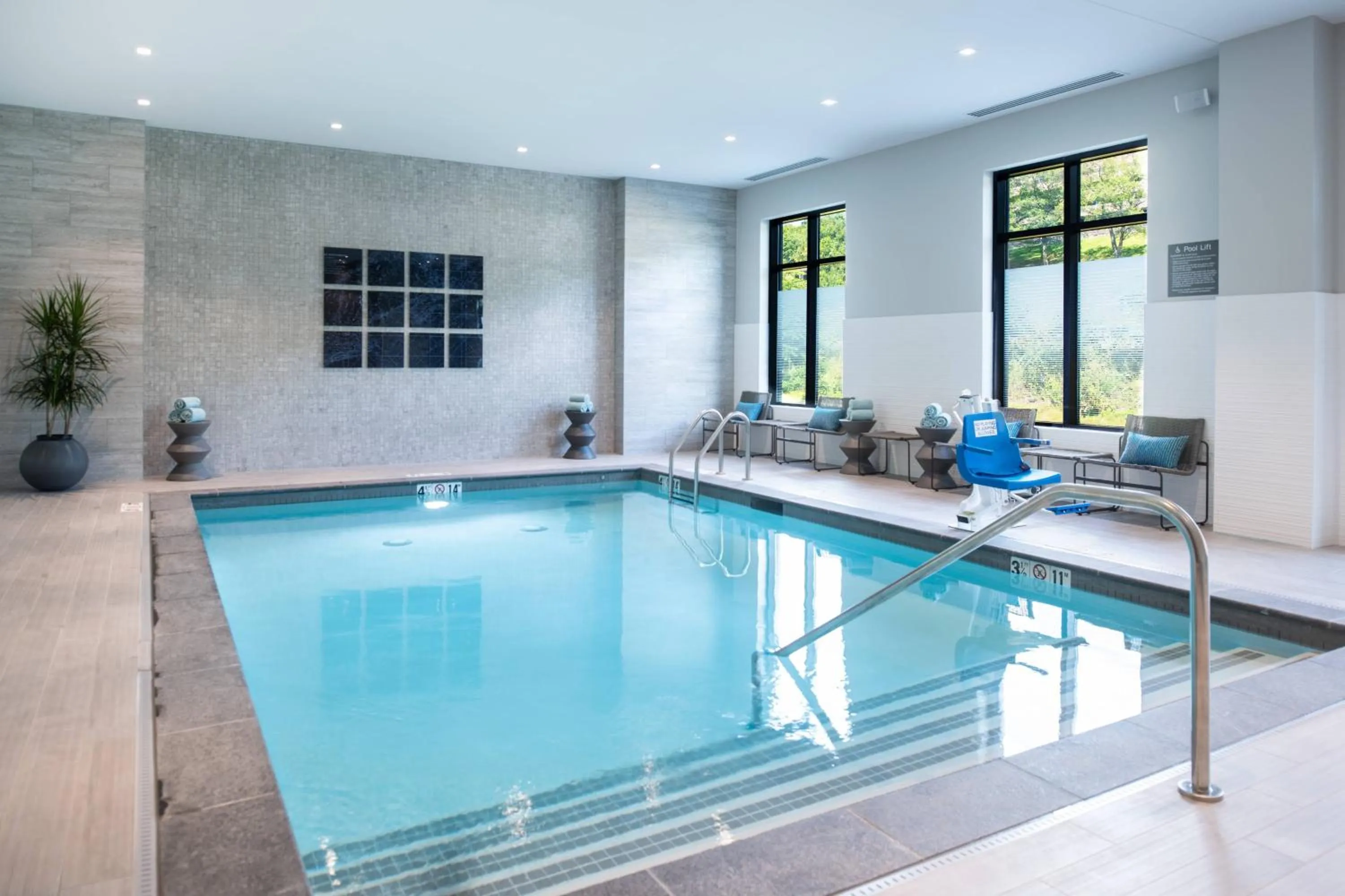 Swimming pool in Residence Inn by Marriott Boston Waltham