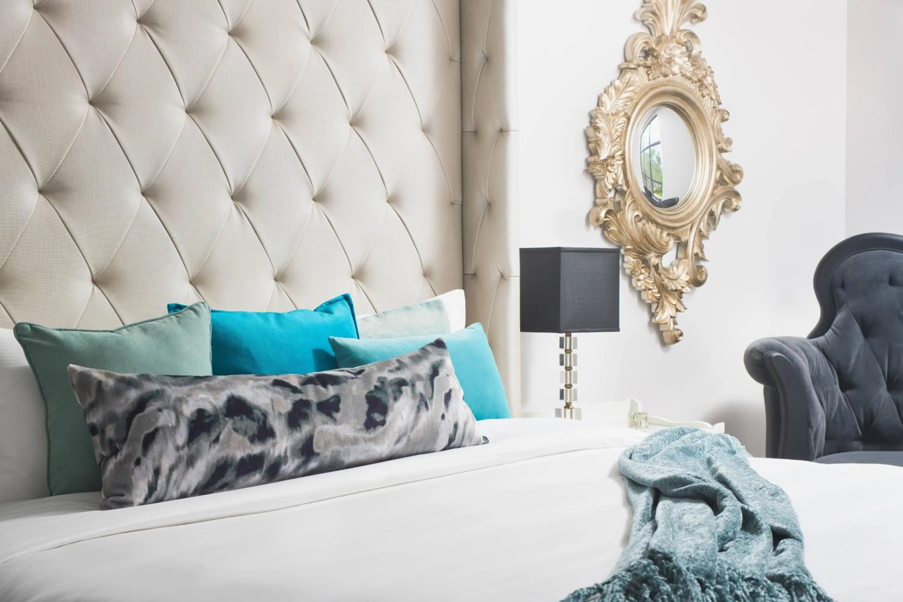 Photo of the whole room, Bed in The Edwin Hotel, Autograph Collection