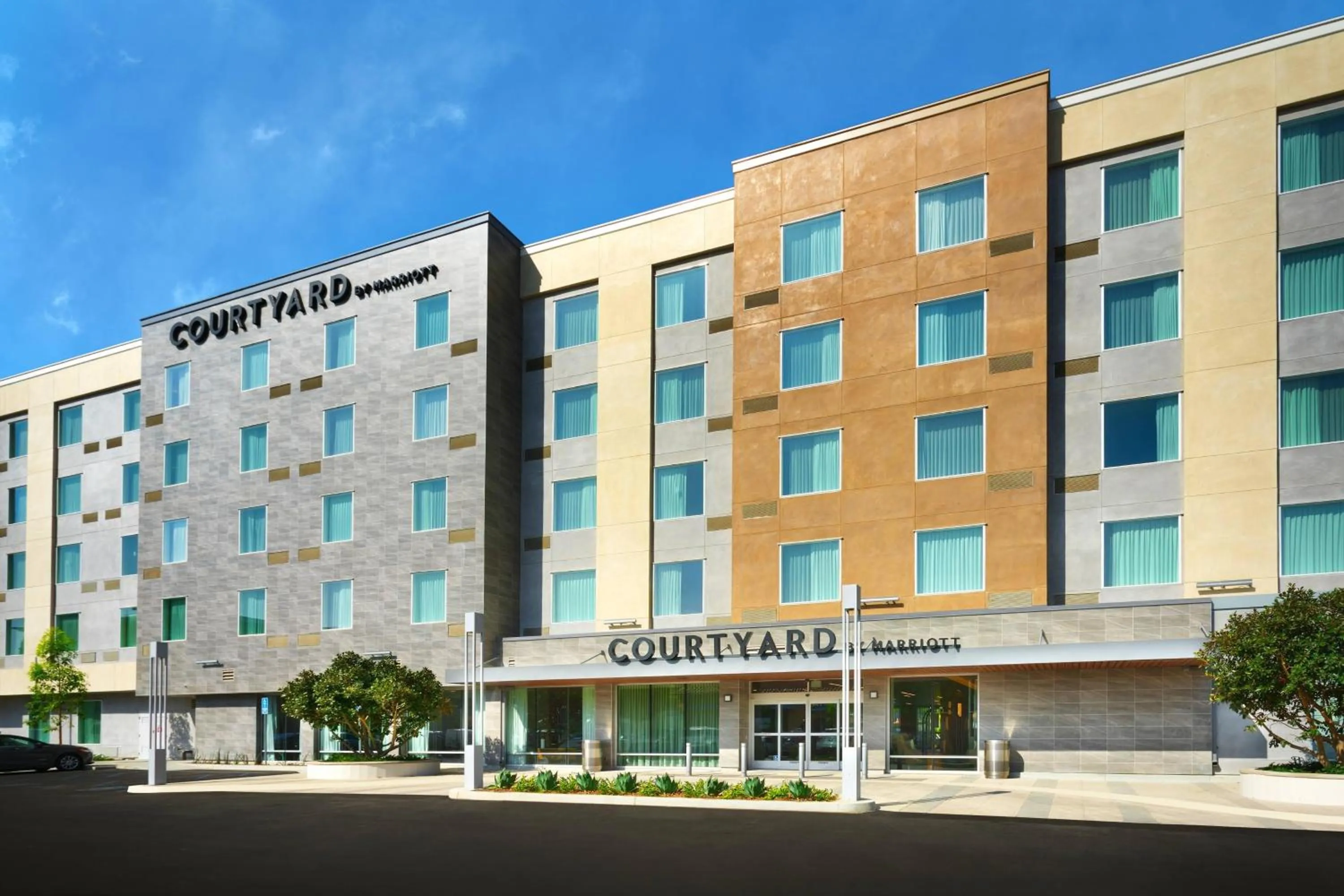 Property building in Courtyard by Marriott Los Angeles LAX/Hawthorne