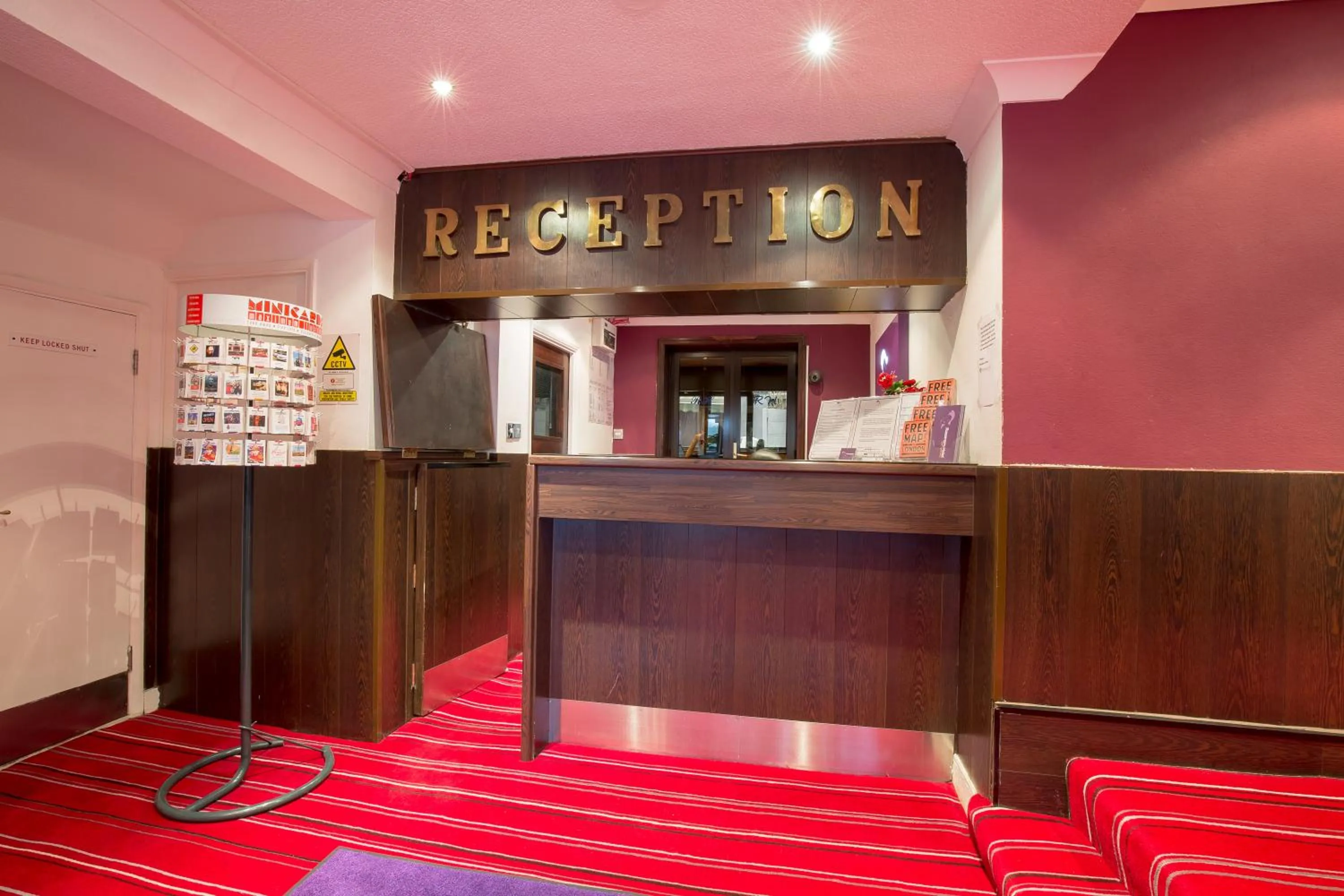 Lobby or reception in Rossmore Hotel
