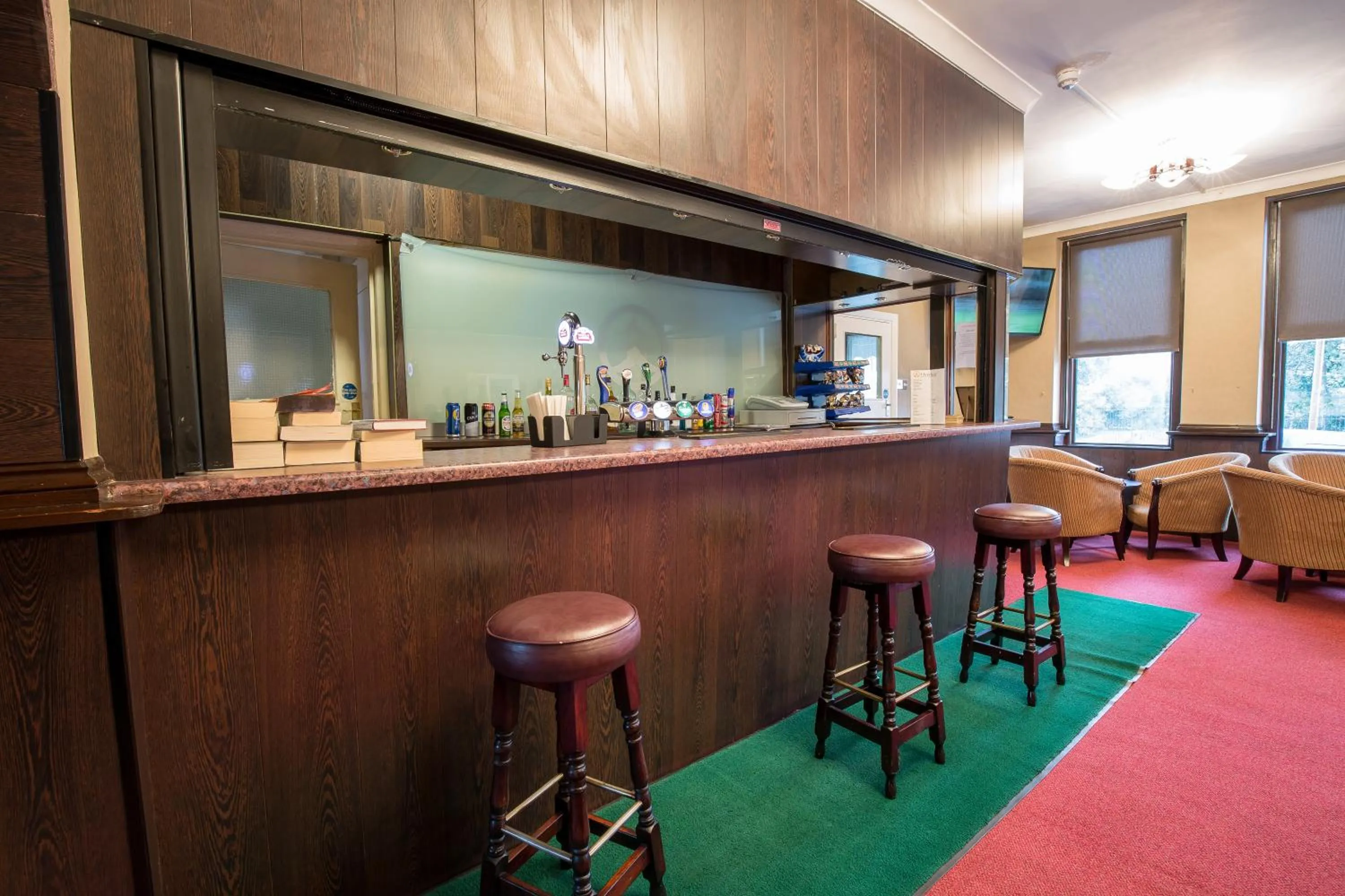 Day, Lounge/Bar in Rossmore Hotel
