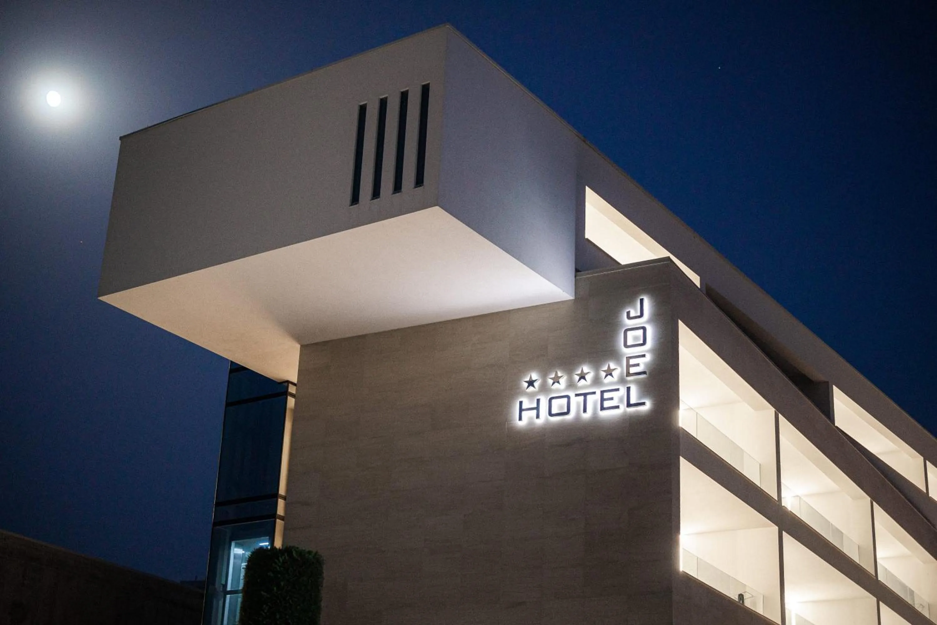 Property building in Aparthotel Joel