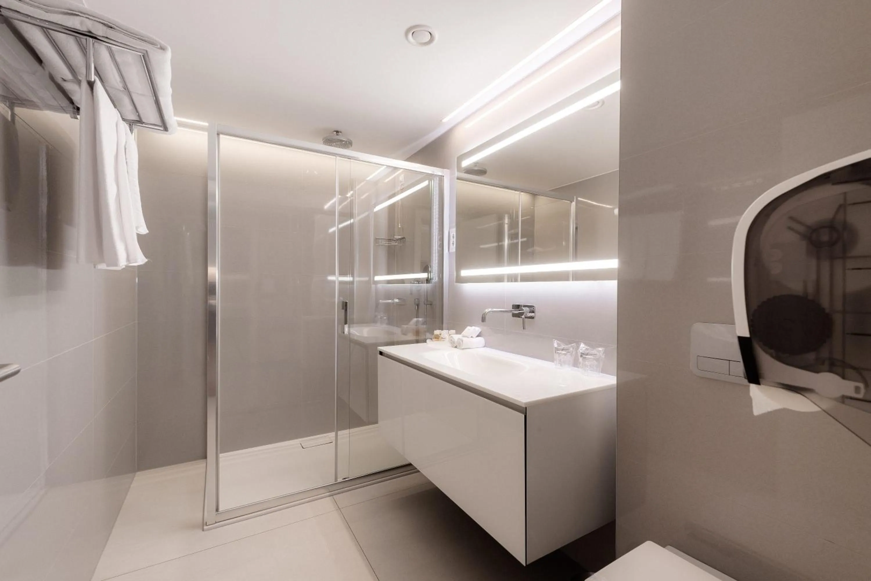 Bathroom in Aparthotel Joel