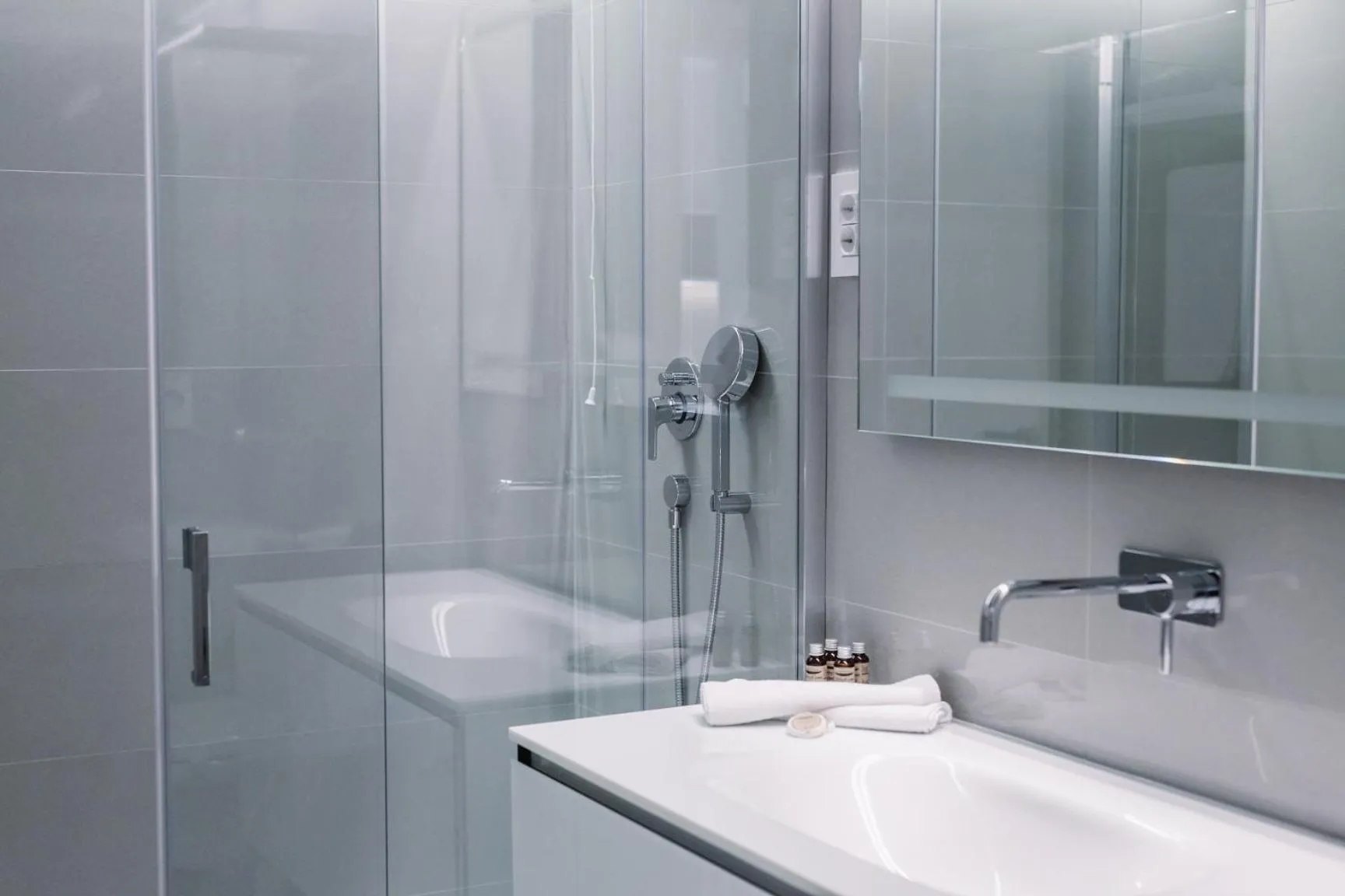 Bathroom in Aparthotel Joel