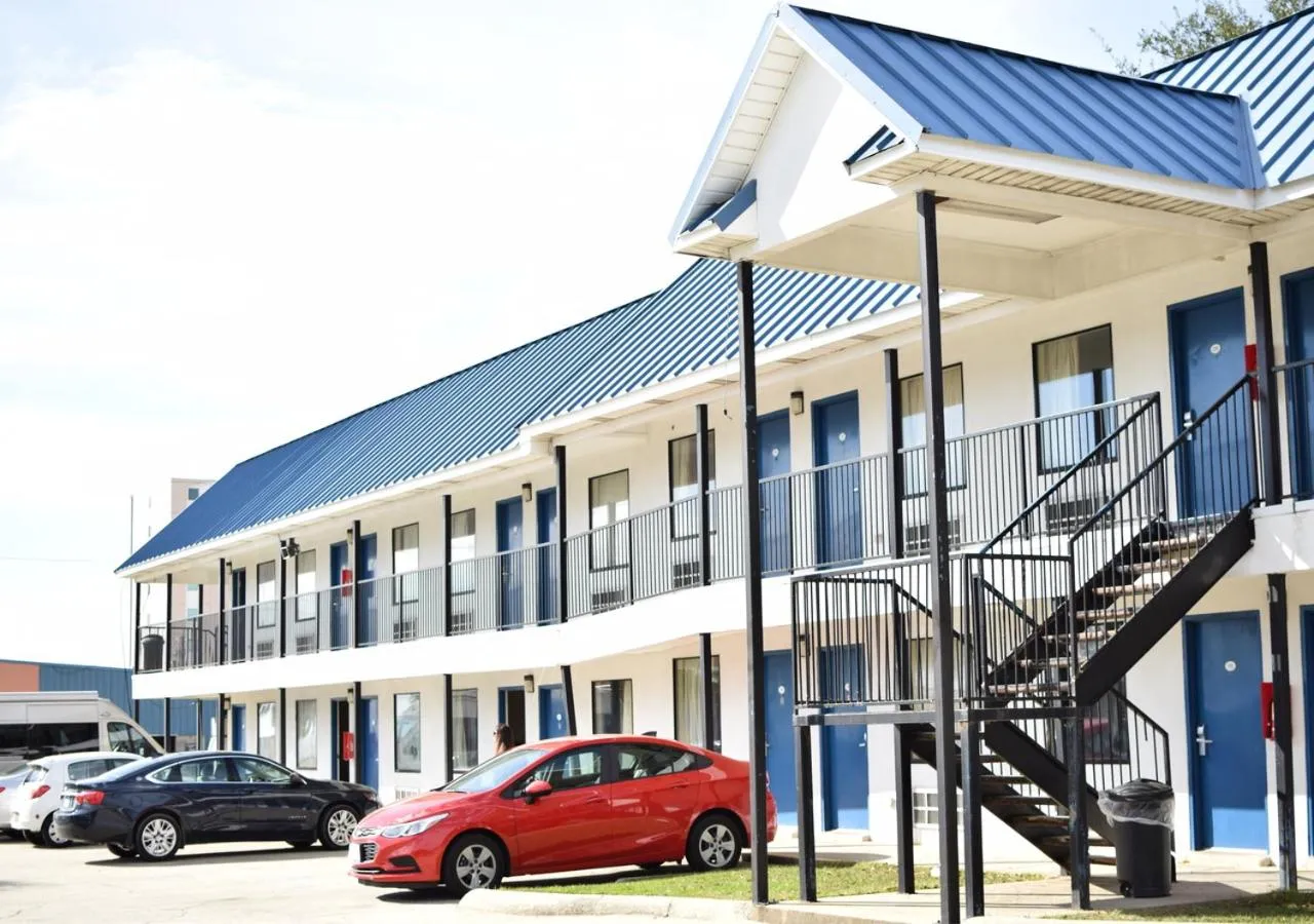 Property building in Bayfront Inn Biloxi
