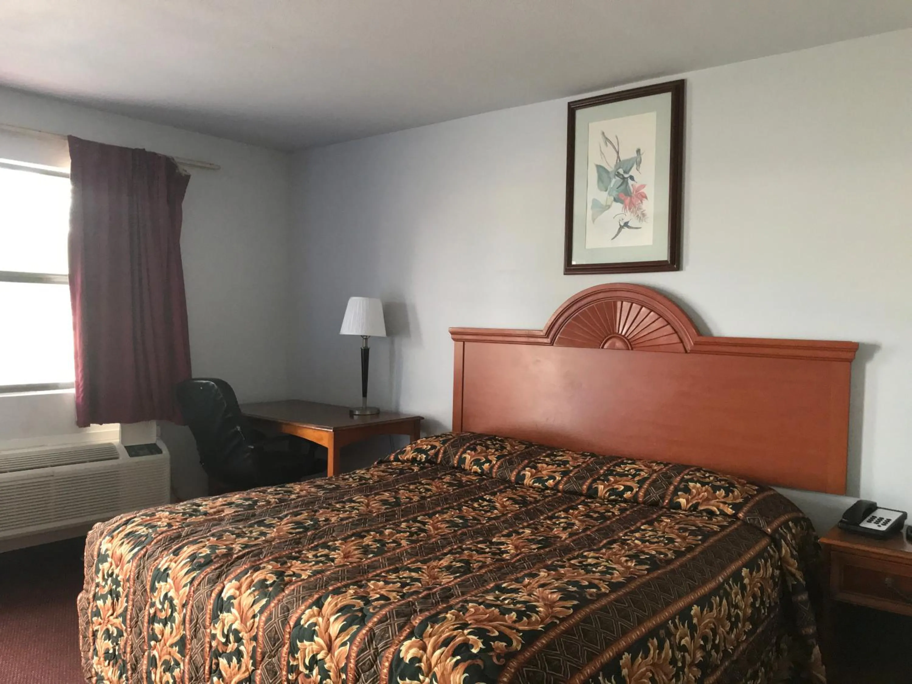 Bed in Bayfront Inn Biloxi