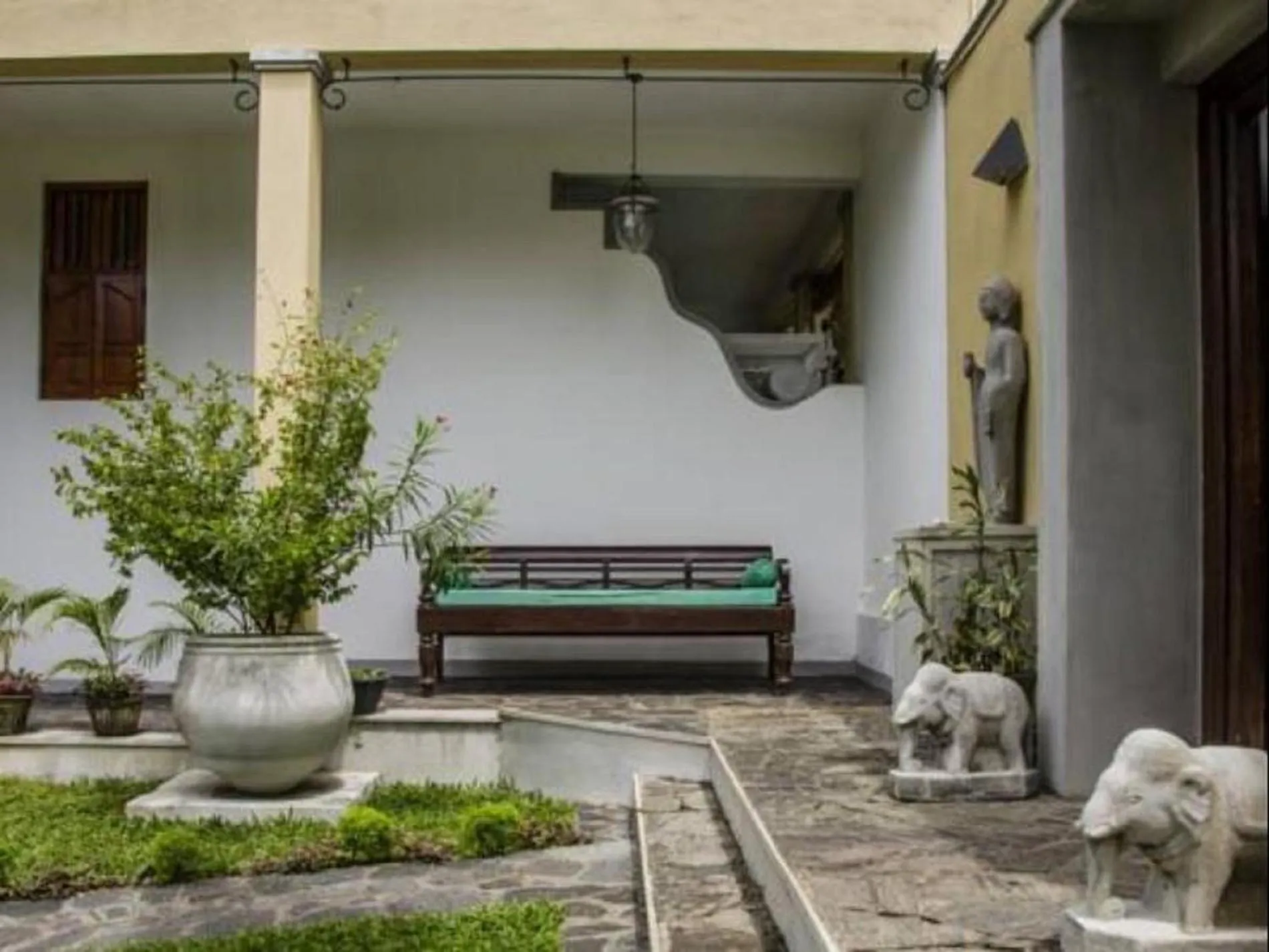 Garden in Villa Tara