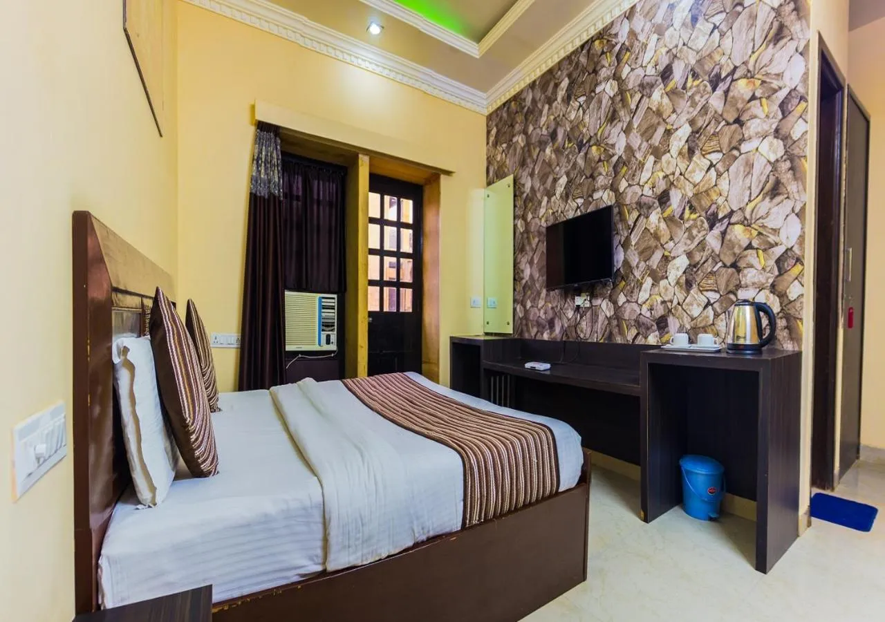 Photo of the whole room in Hotel Imperial