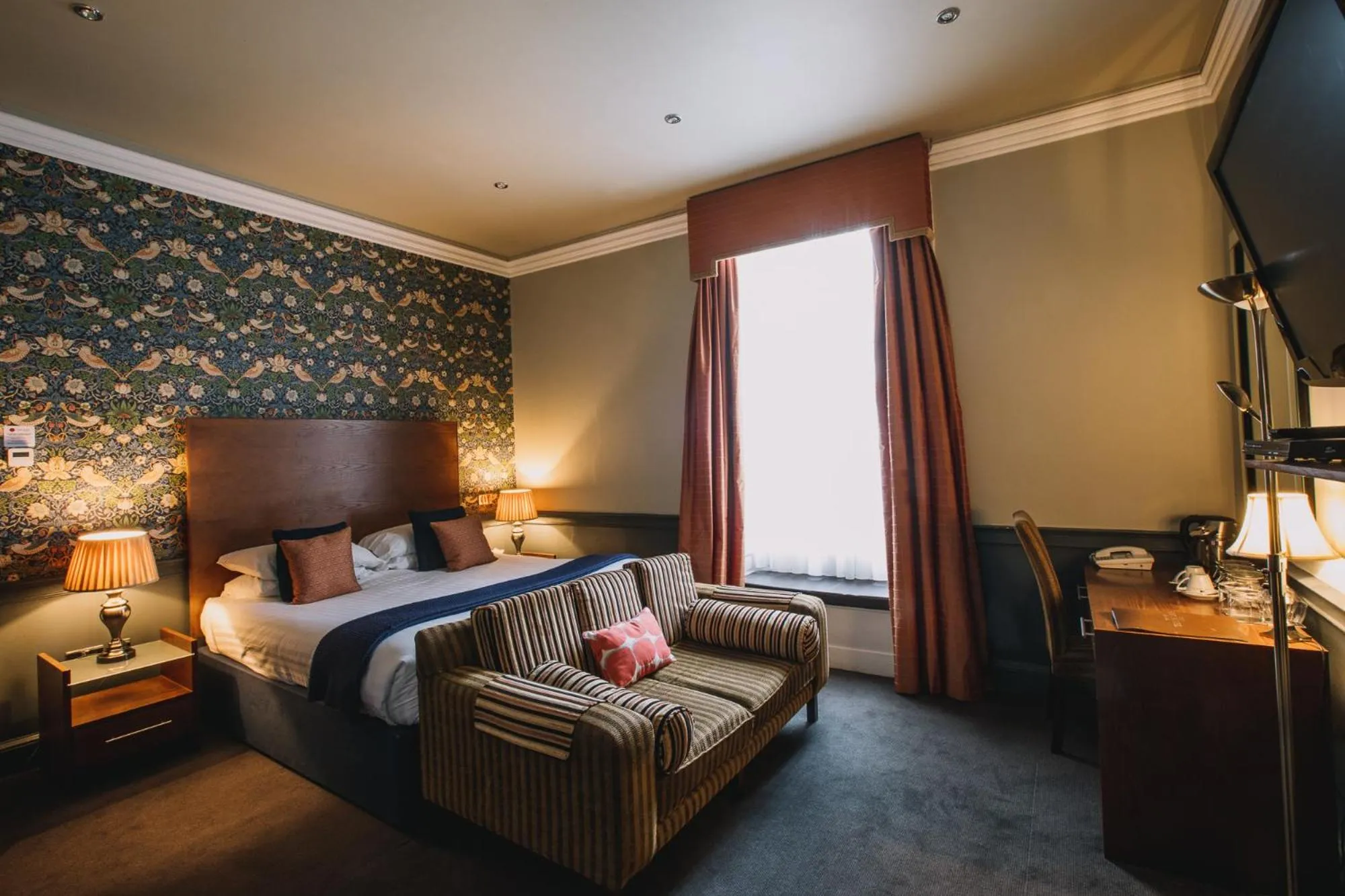 Photo of the whole room, Bed in The Sun Hotel & Bar