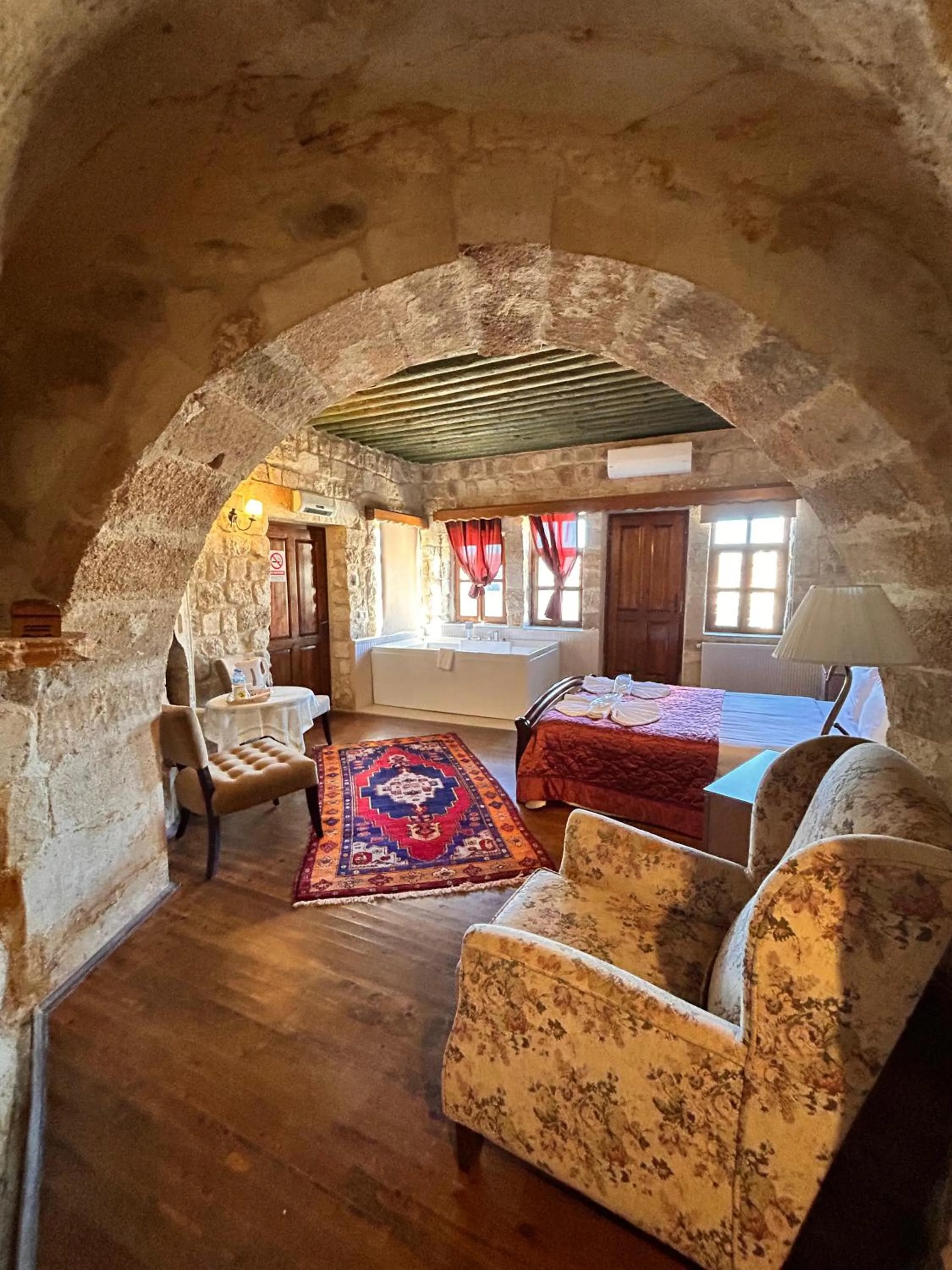 Photo of the whole room, Bed in Hotel Temenni Evi