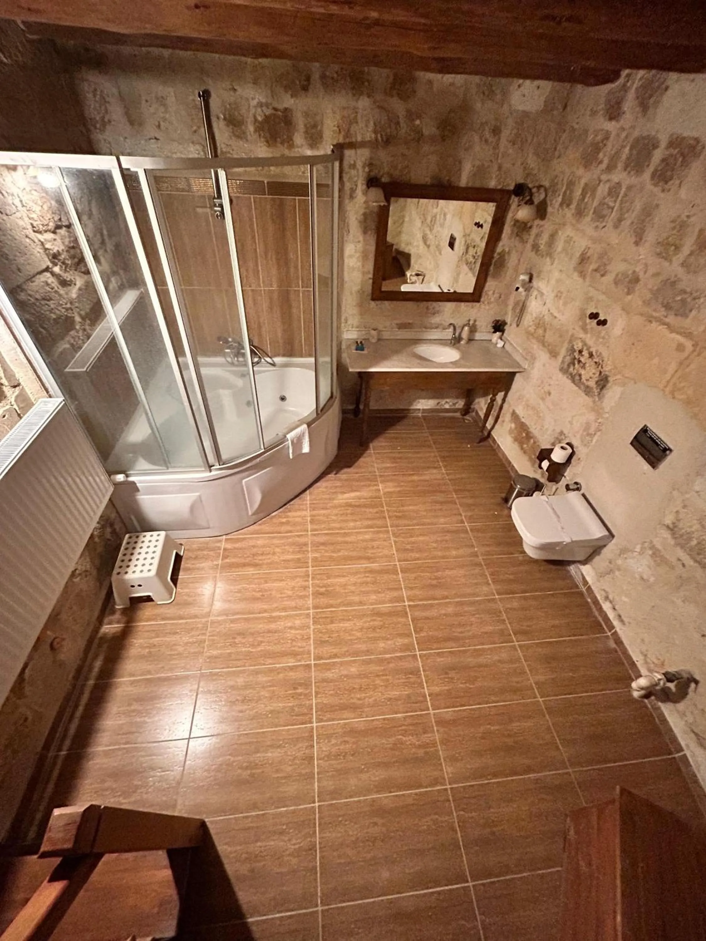 Toilet in Hotel Temenni Evi