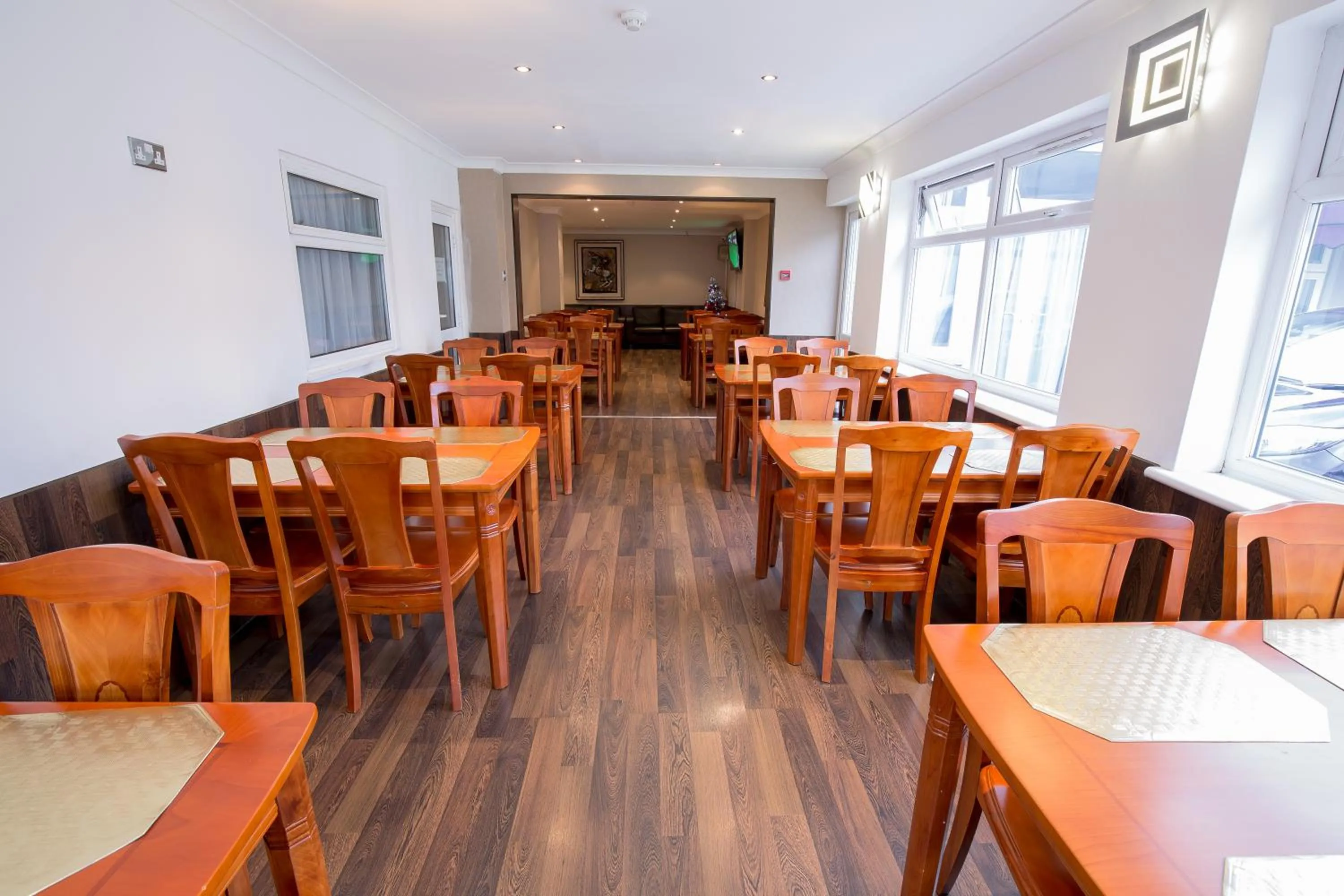 Restaurant/Places to Eat in Banks Hotel