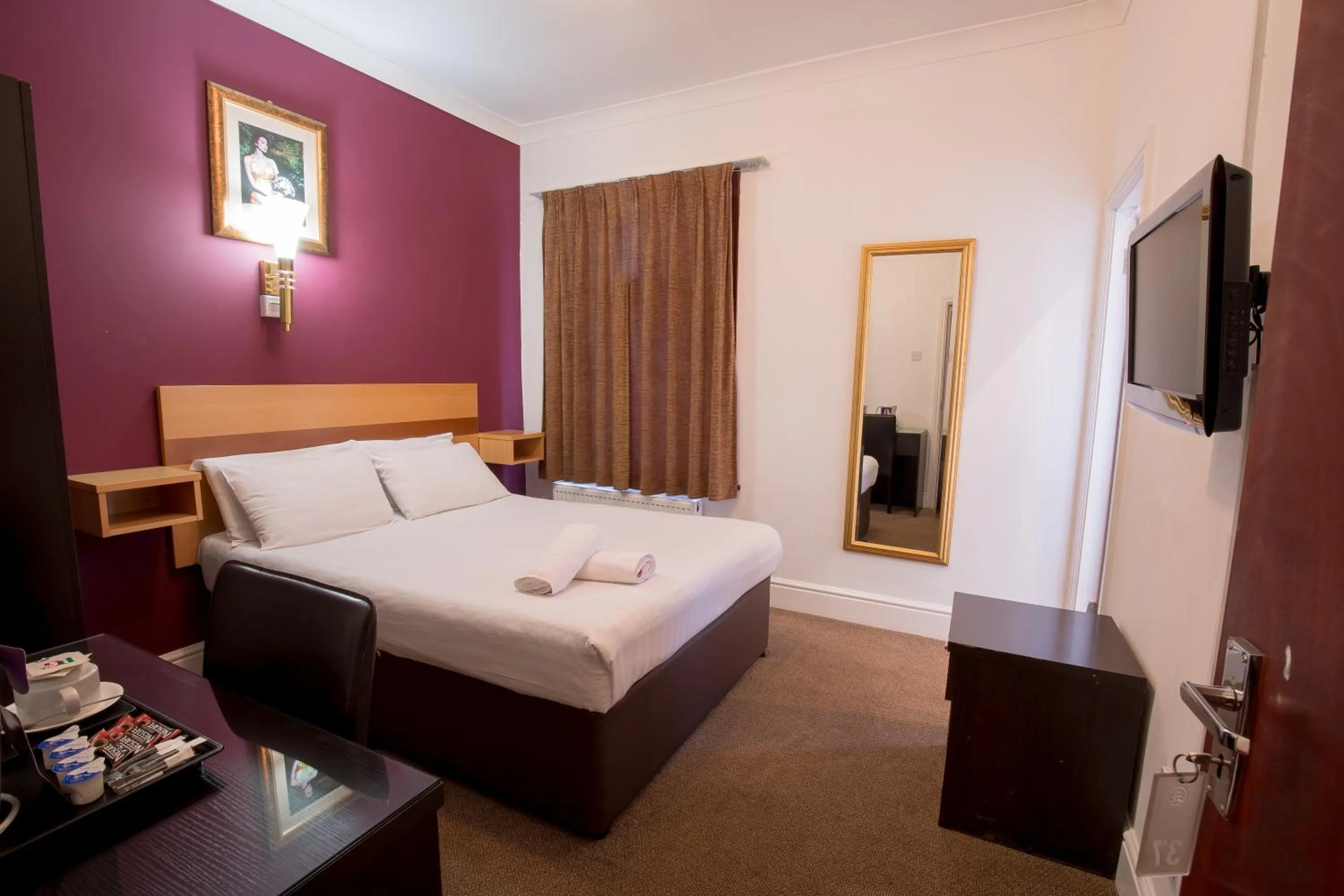 Photo of the whole room in Banks Hotel