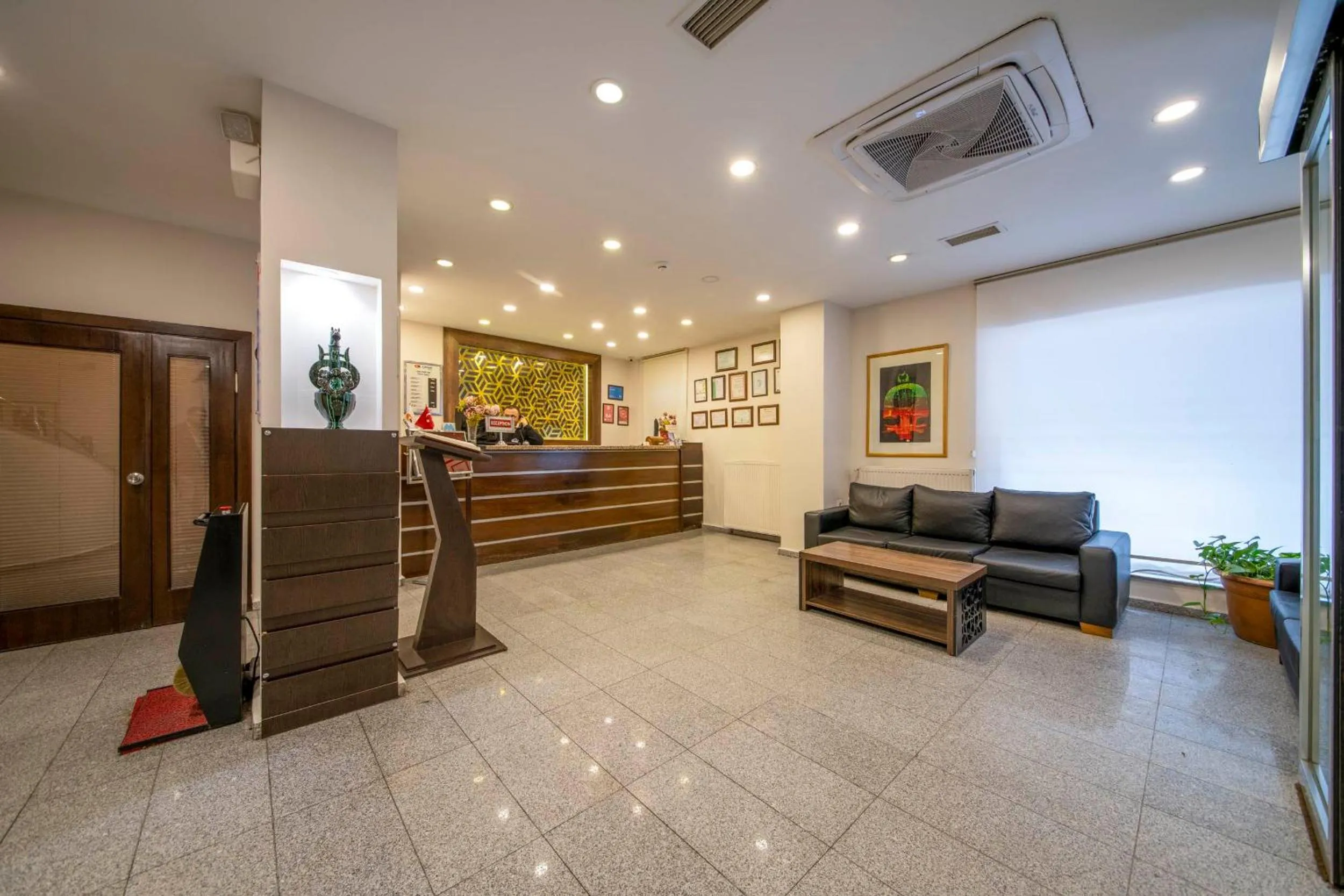 Lobby or reception in Çanak Hotel