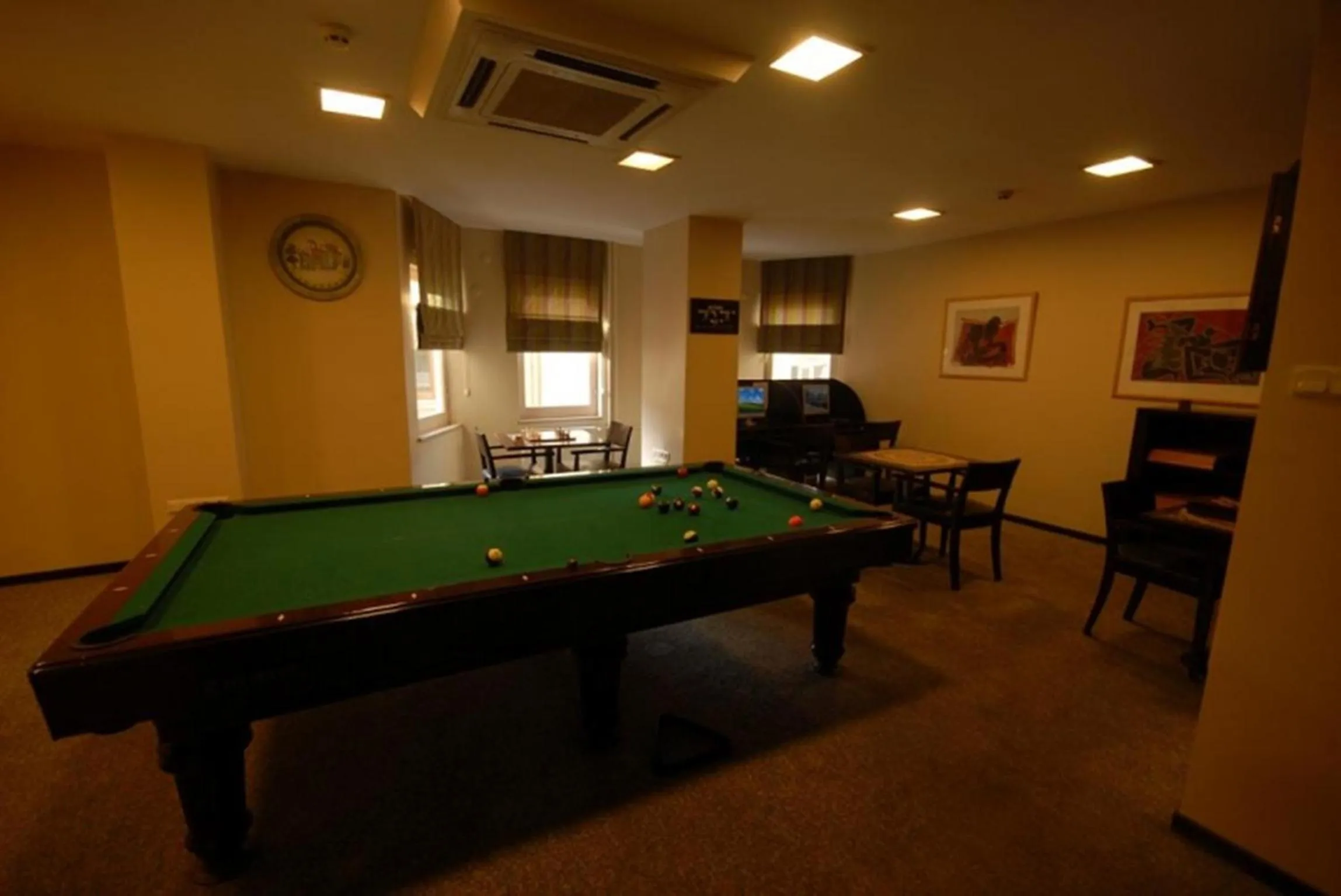 Billiard in Çanak Hotel