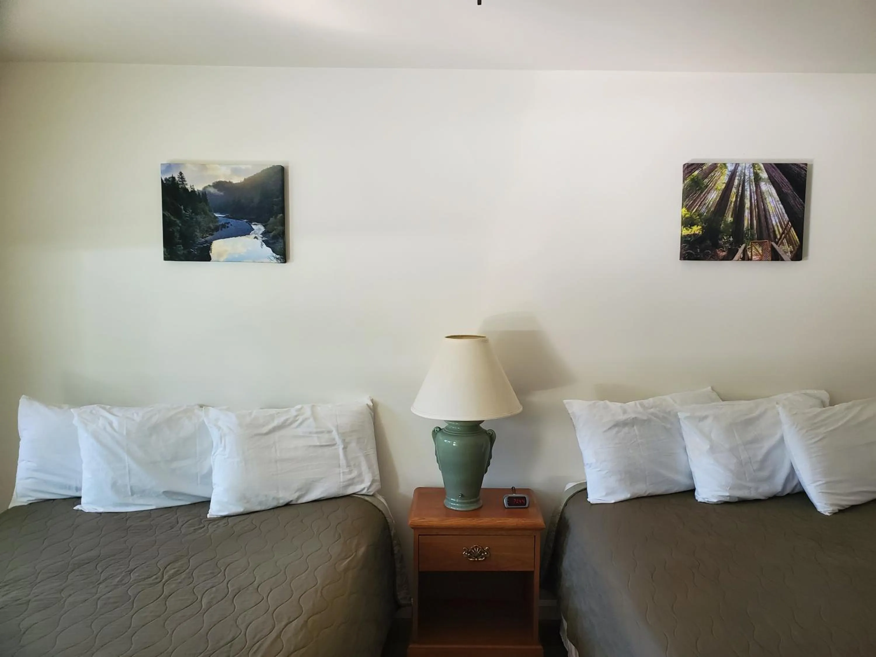 Bed in Hiouchi Motel