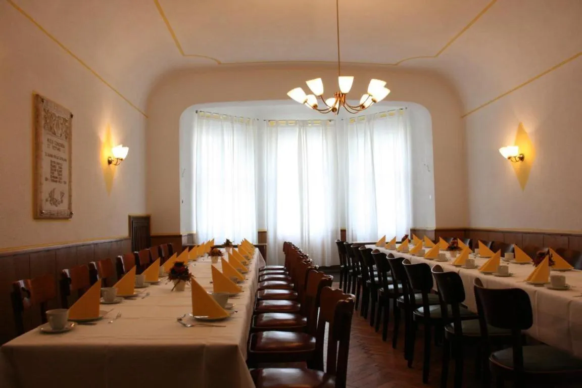 Restaurant/places to eat in Hotel Diening