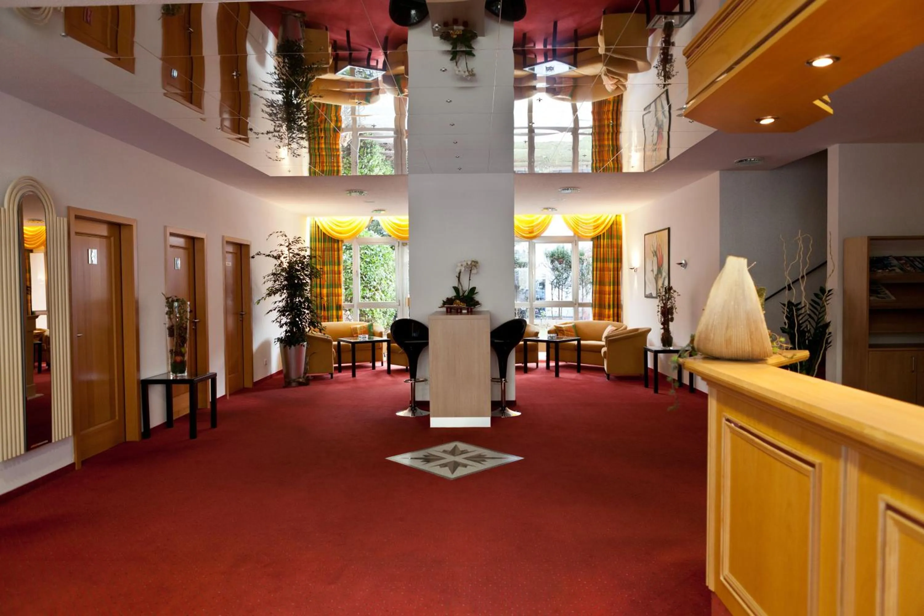 Lobby or reception in Hotel Vier Jahreszeiten