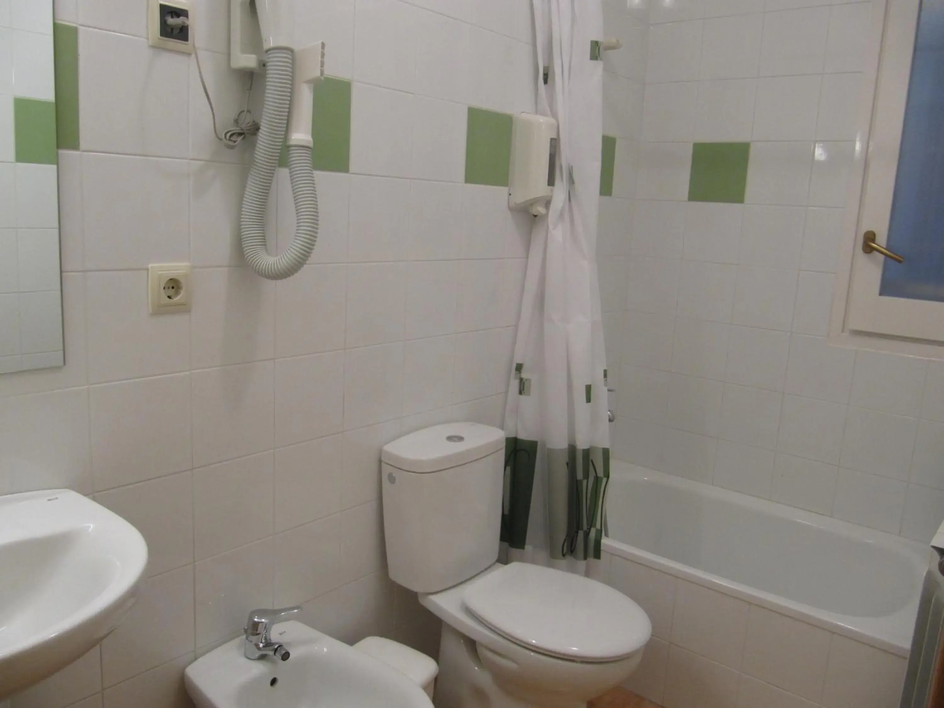 Double or Twin Room in Hostal La Vila Double or Twin Room in Hostal La Vila