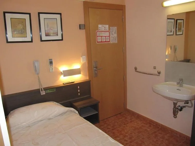 Single Room - single occupancy in Hostal La Vila
