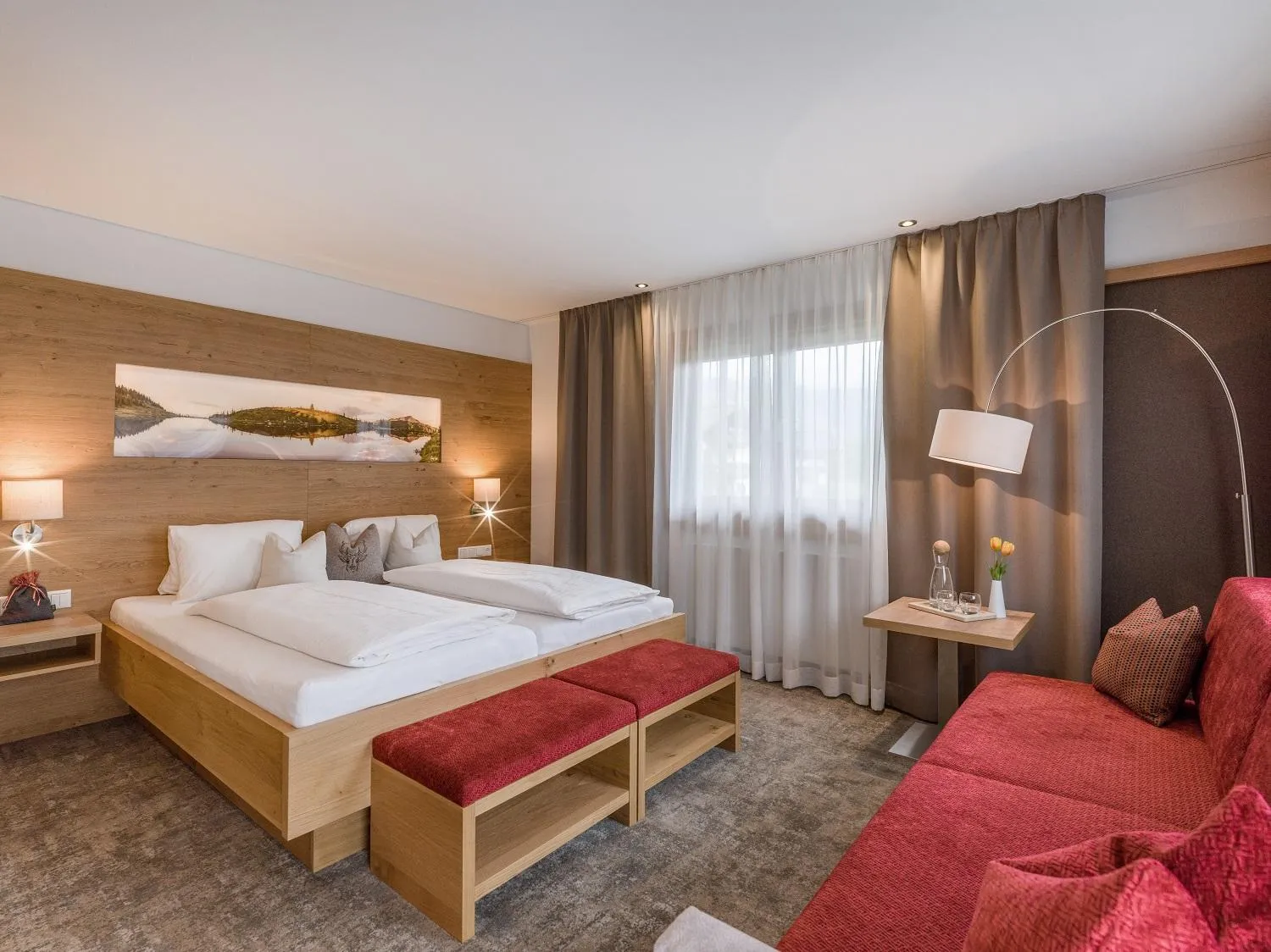 Photo of the whole room, Bed in Hotel Post