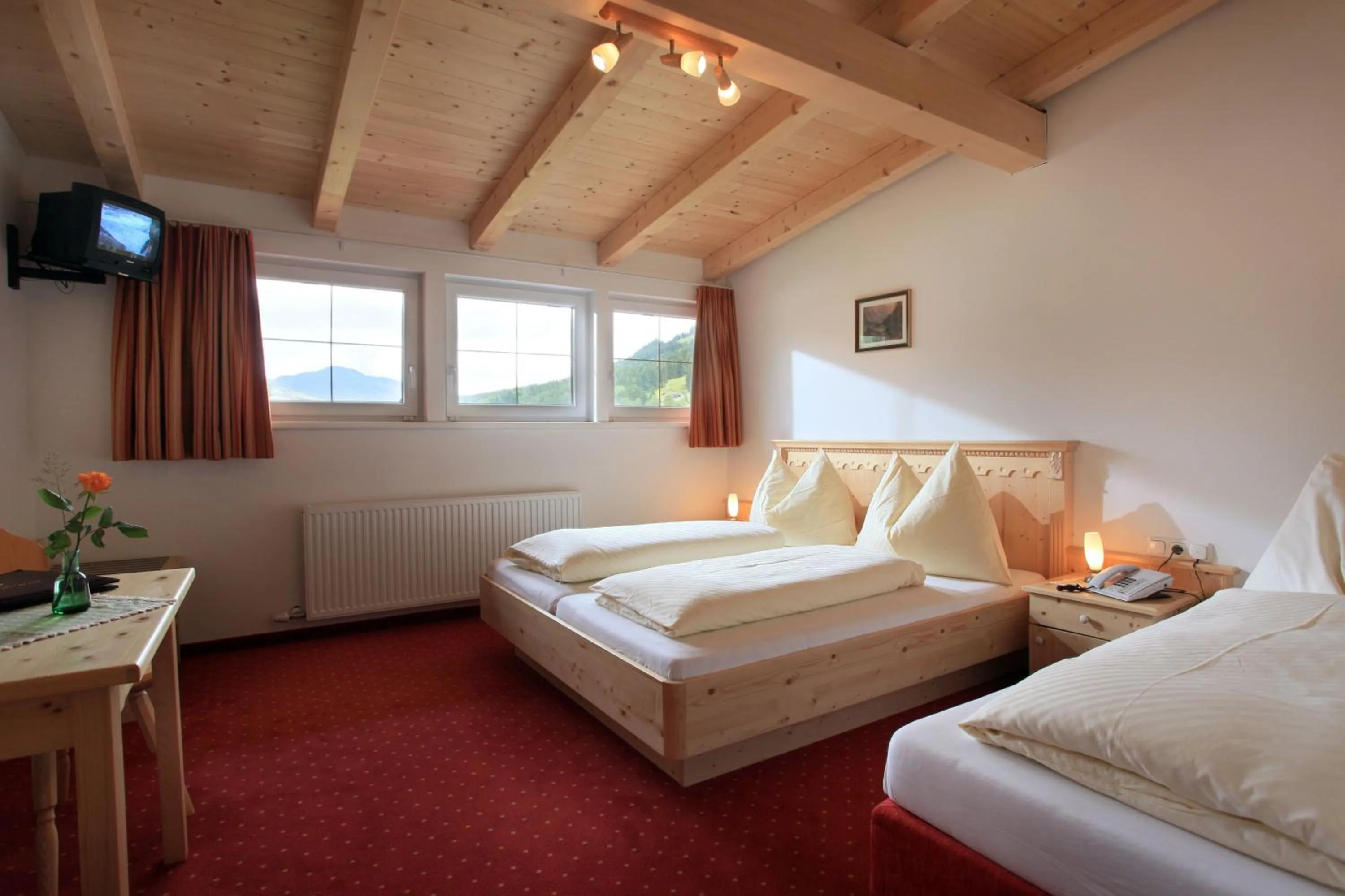 Photo of the whole room, Bed in Hotel Post