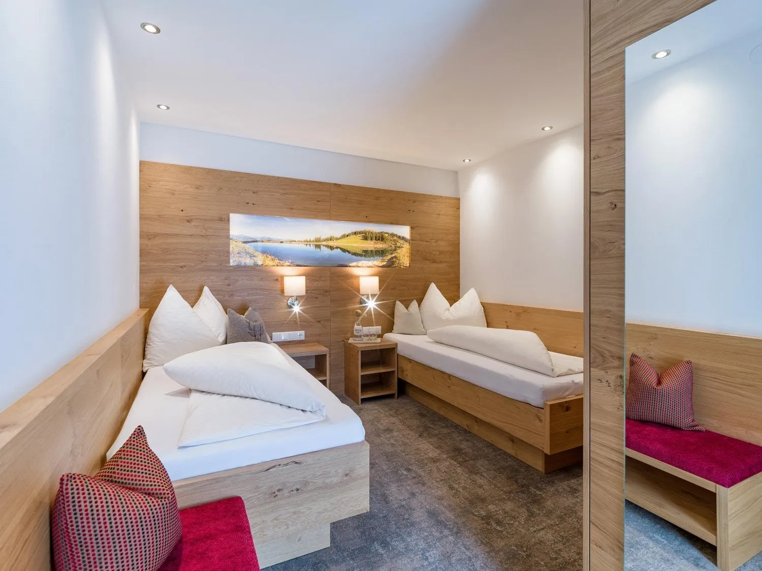 Photo of the whole room, Bed in Hotel Post