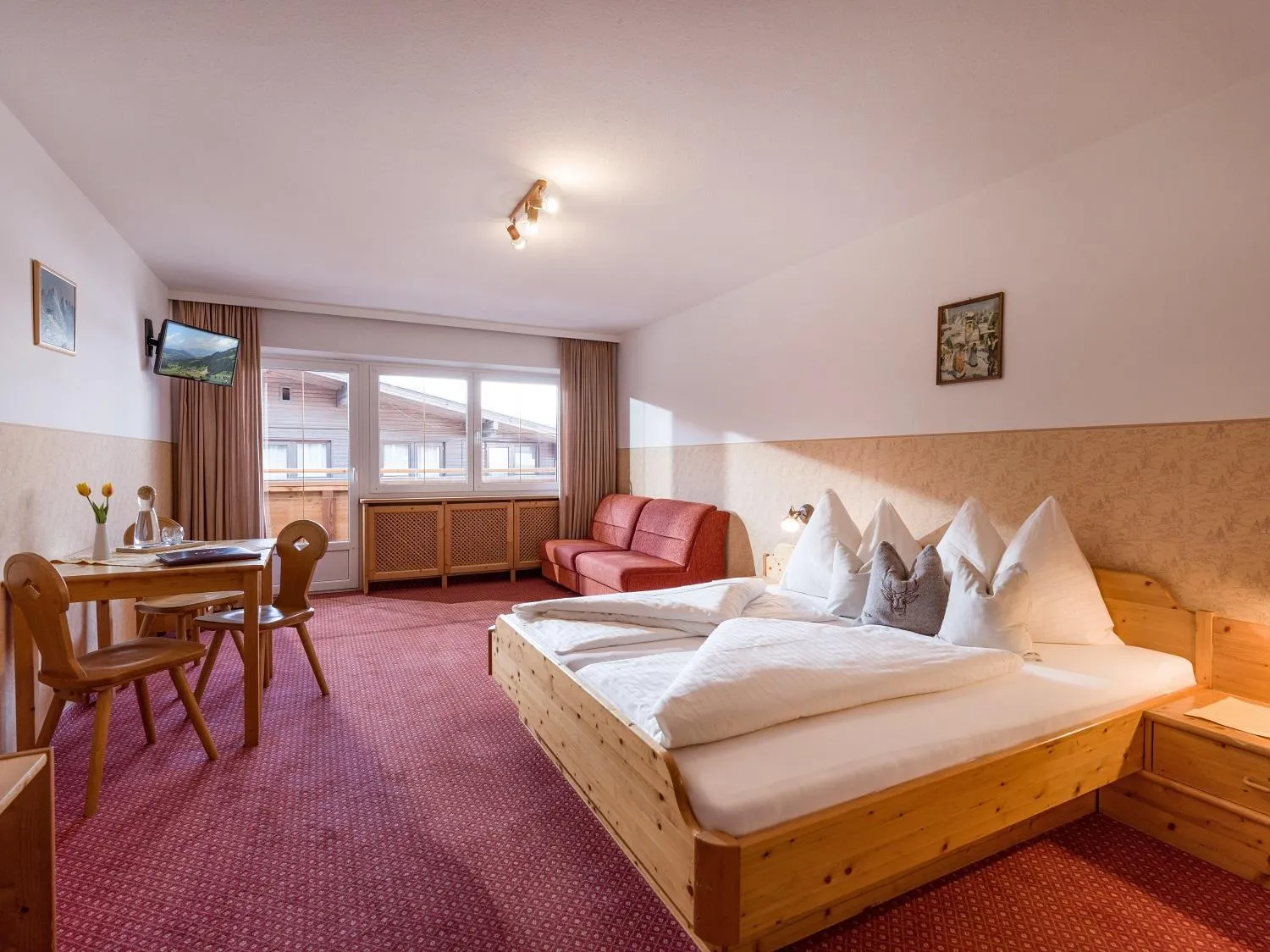 Decorative detail, Bed in Hotel Post