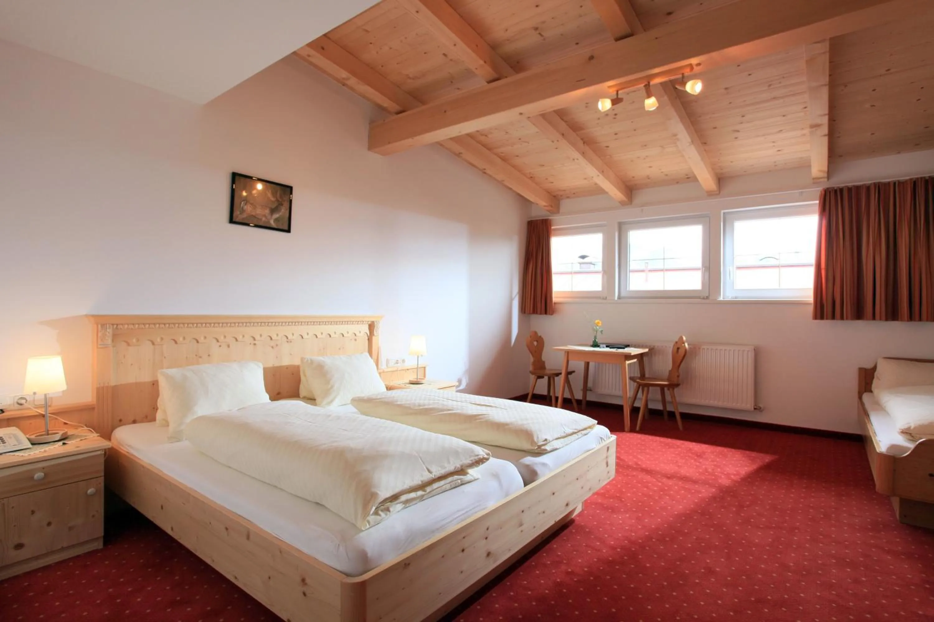 Photo of the whole room, Bed in Hotel Post