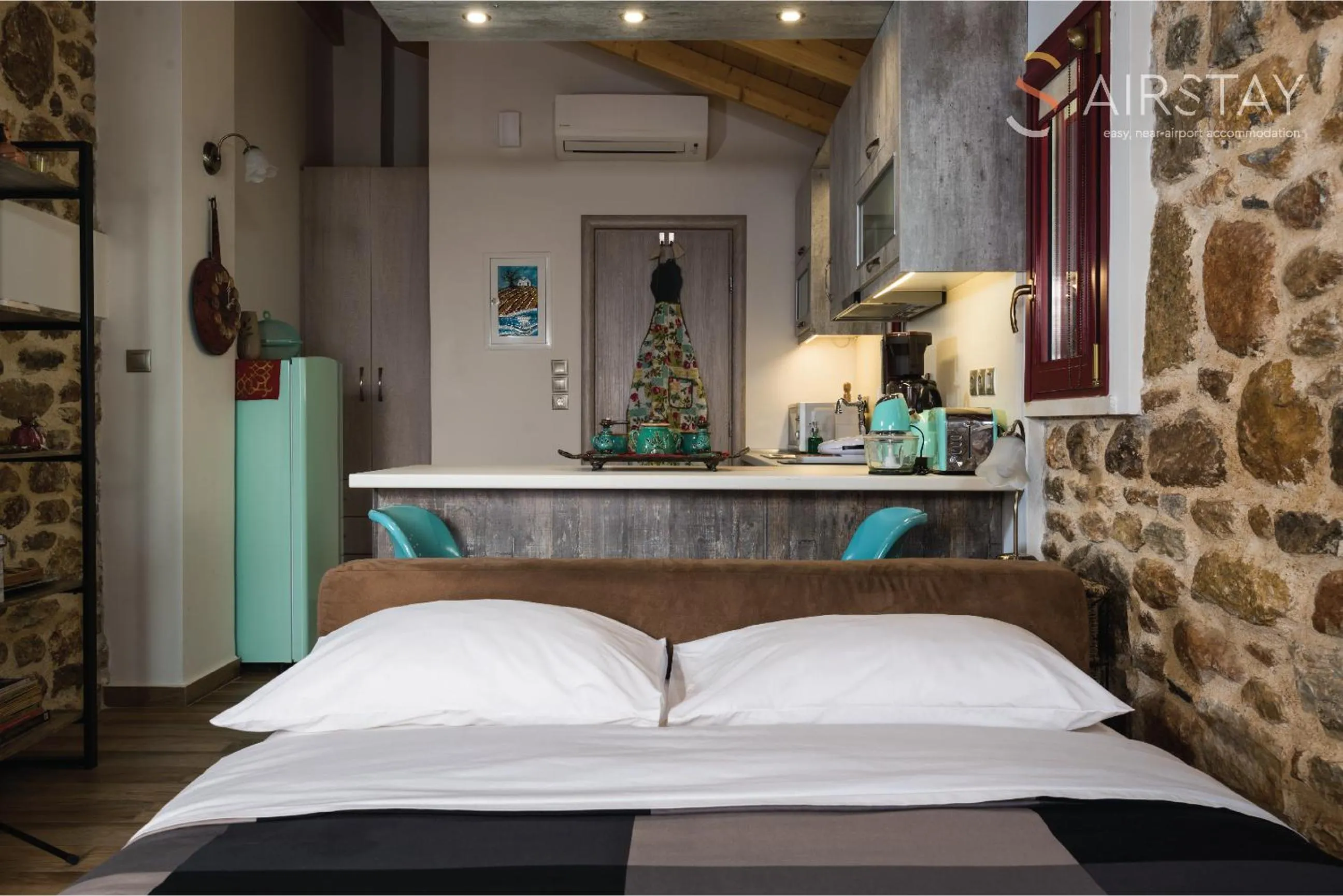 Bed in Orianna Apartment Airport by Airstay