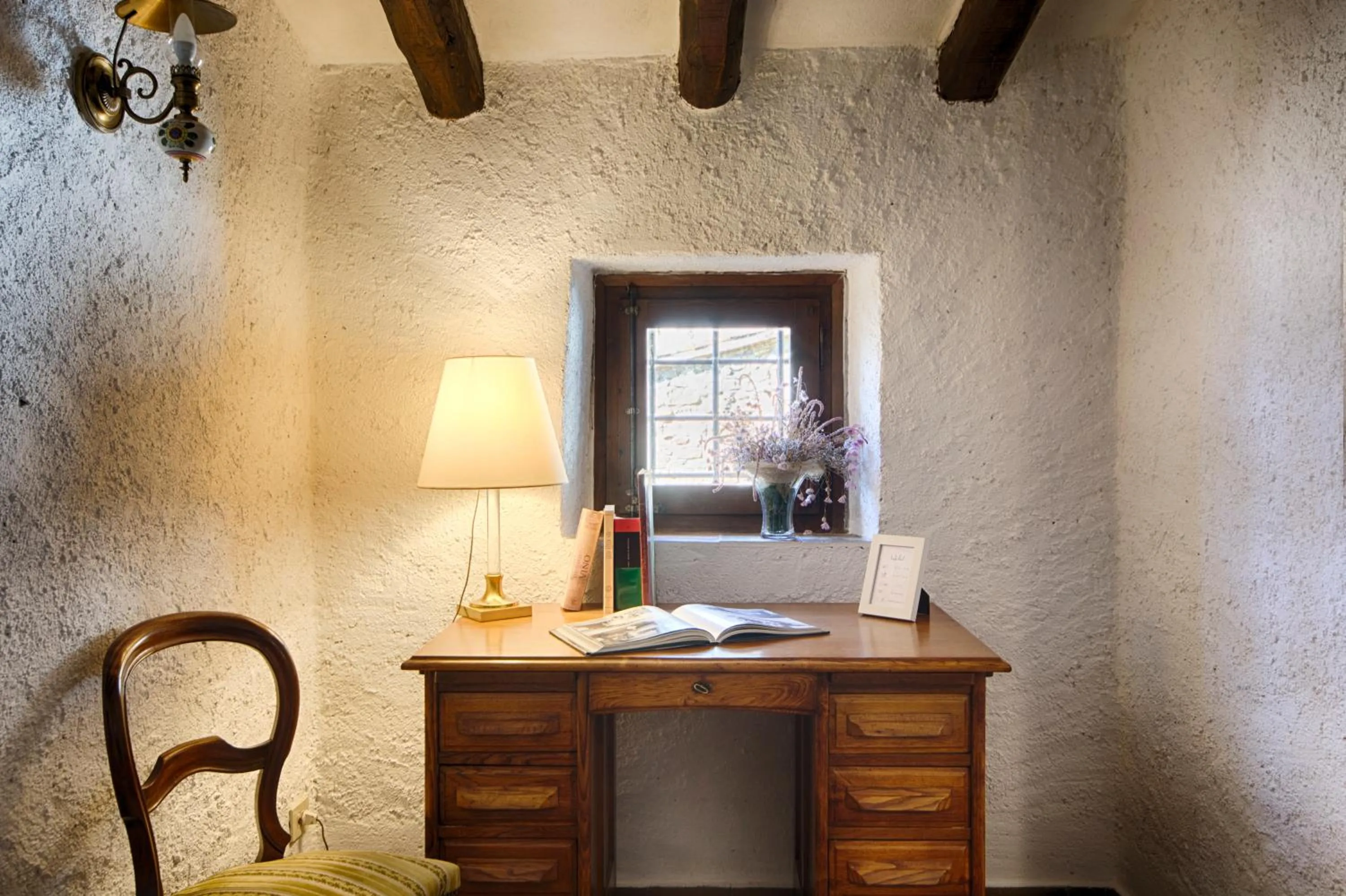 Decorative detail in Masia Can Pou