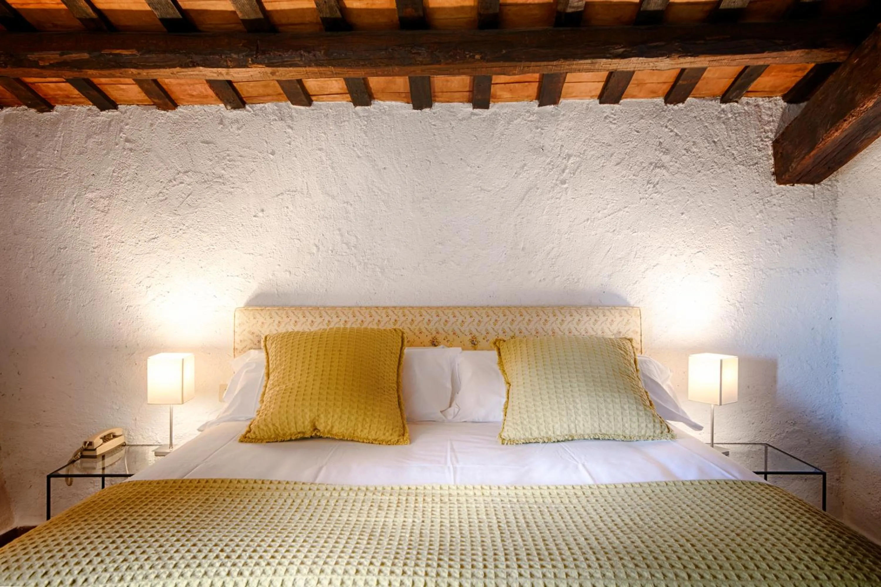 Bed in Masia Can Pou