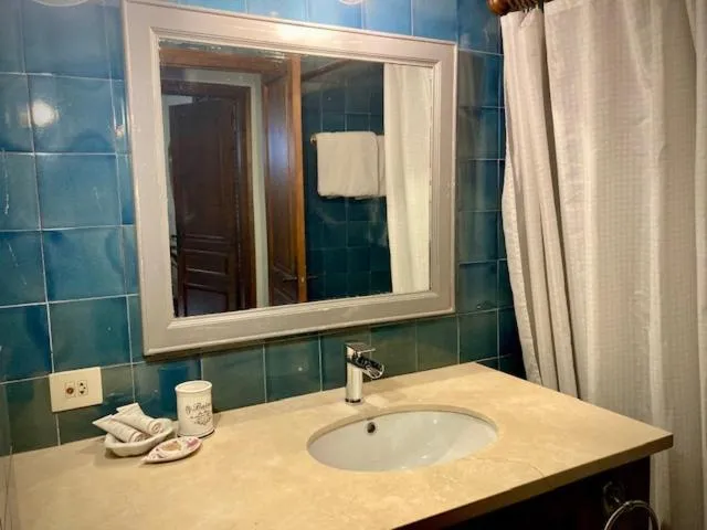 Shower in Masia Can Pou