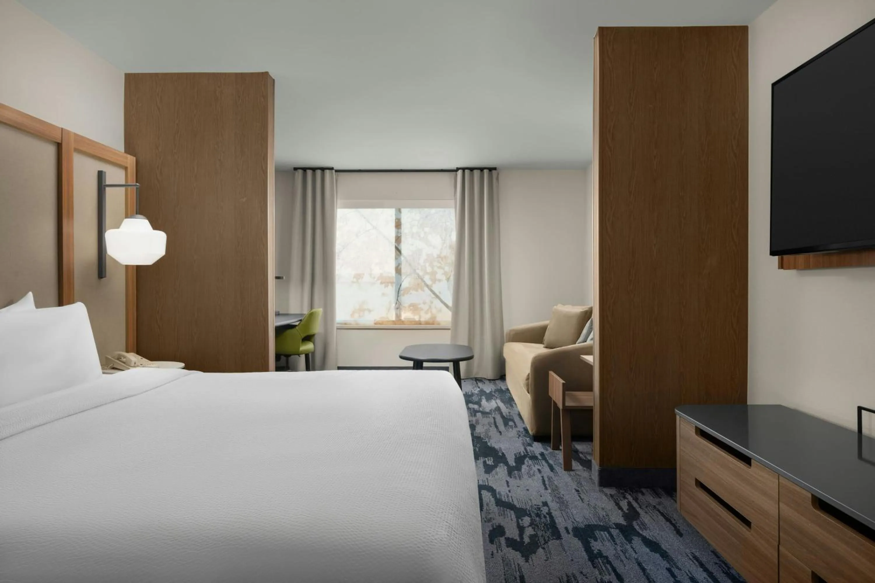 Photo of the whole room, Bed in Fairfield by Marriott Inn & Suites Helena North