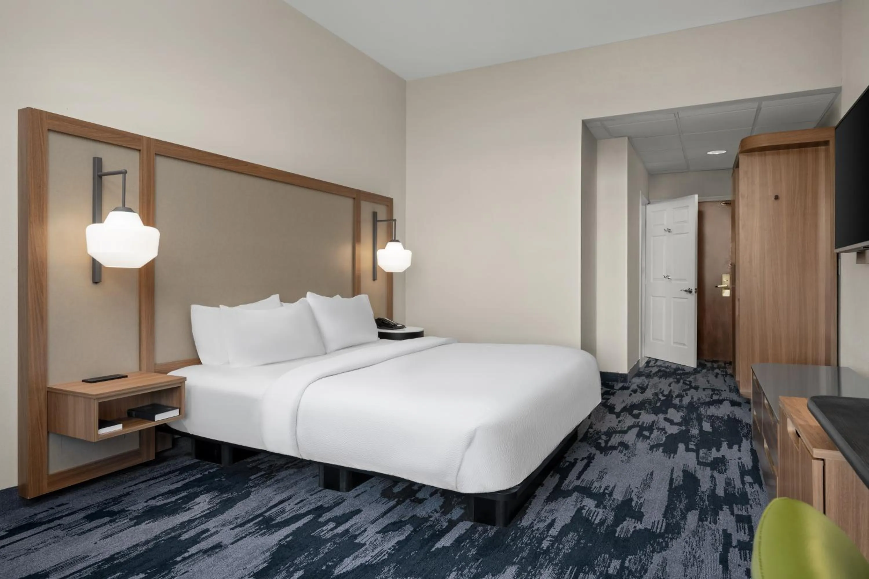 Bed in Fairfield by Marriott Inn & Suites Helena North