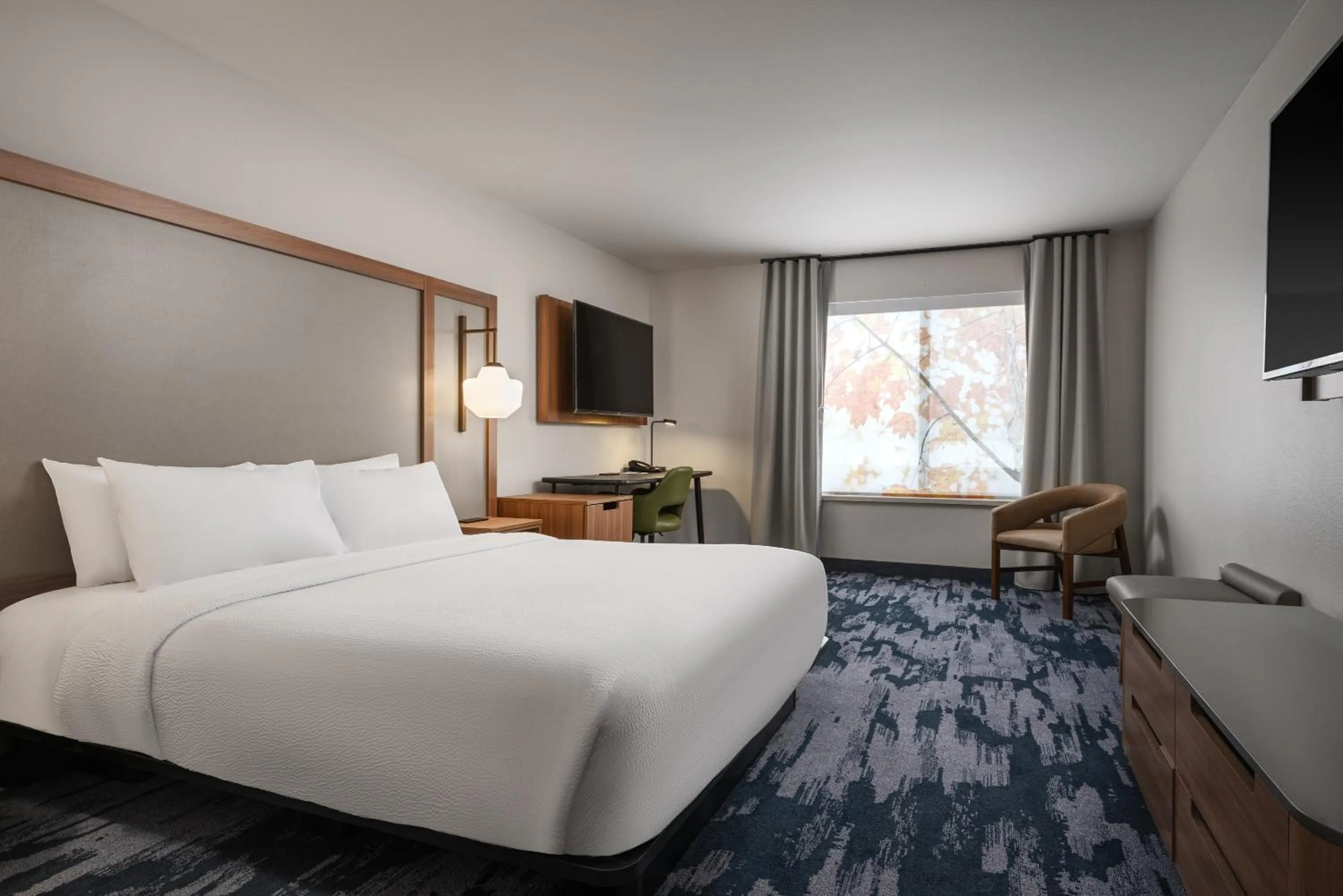 Bed in Fairfield by Marriott Inn & Suites Helena North