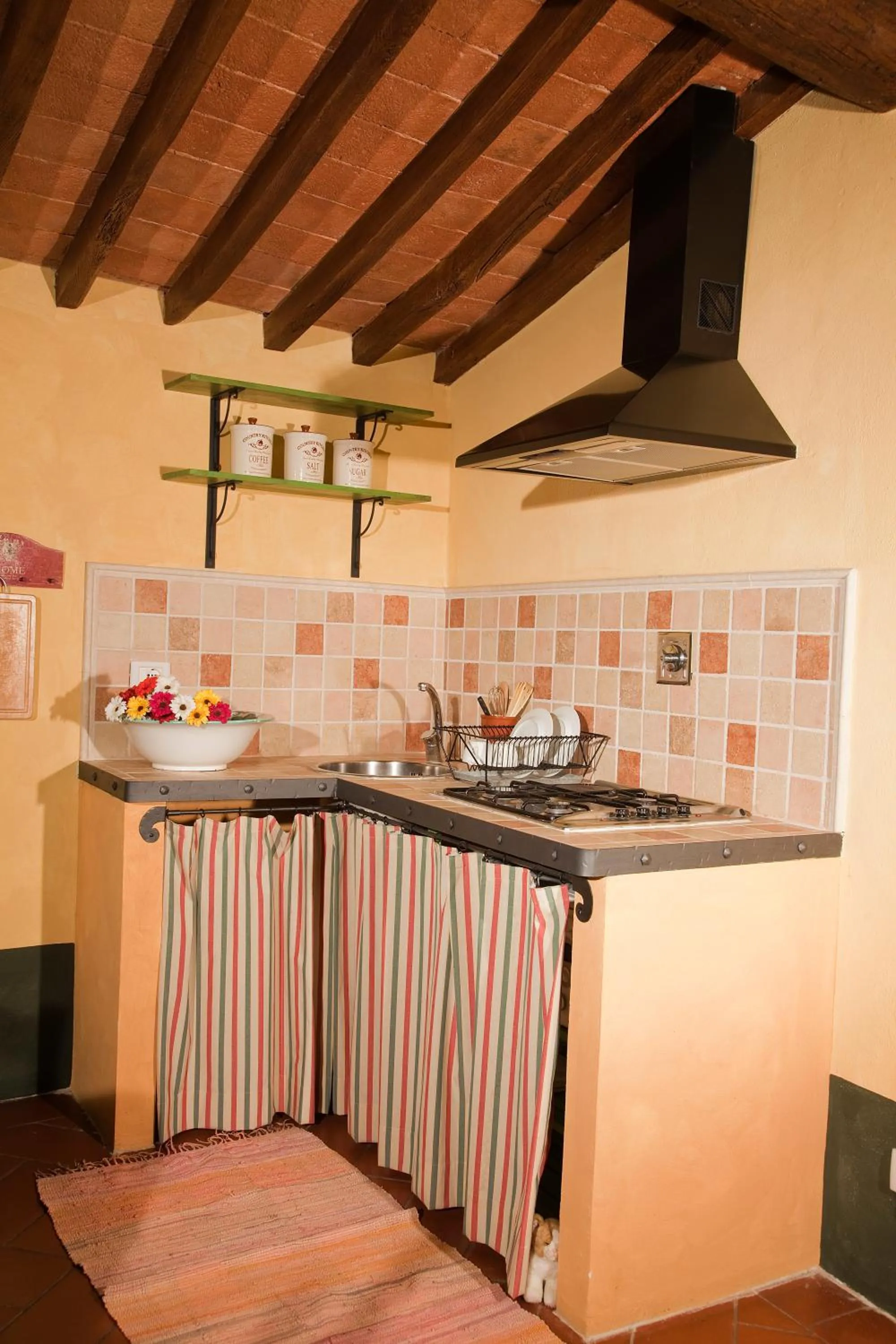 Kitchen or kitchenette in Agriturismo Fattoria Lavacchio