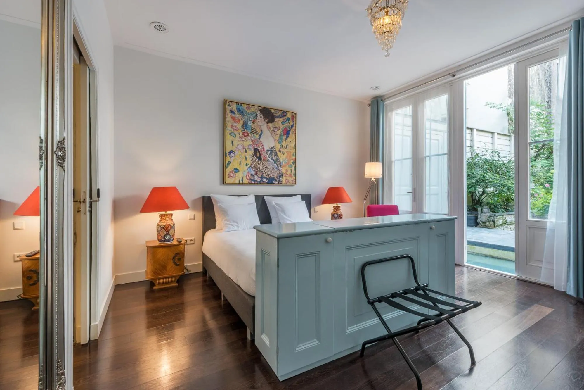 Photo of the whole room in The Old Lady